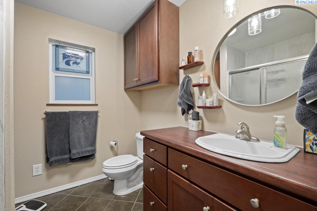 1935 NW Bella Vista Dr