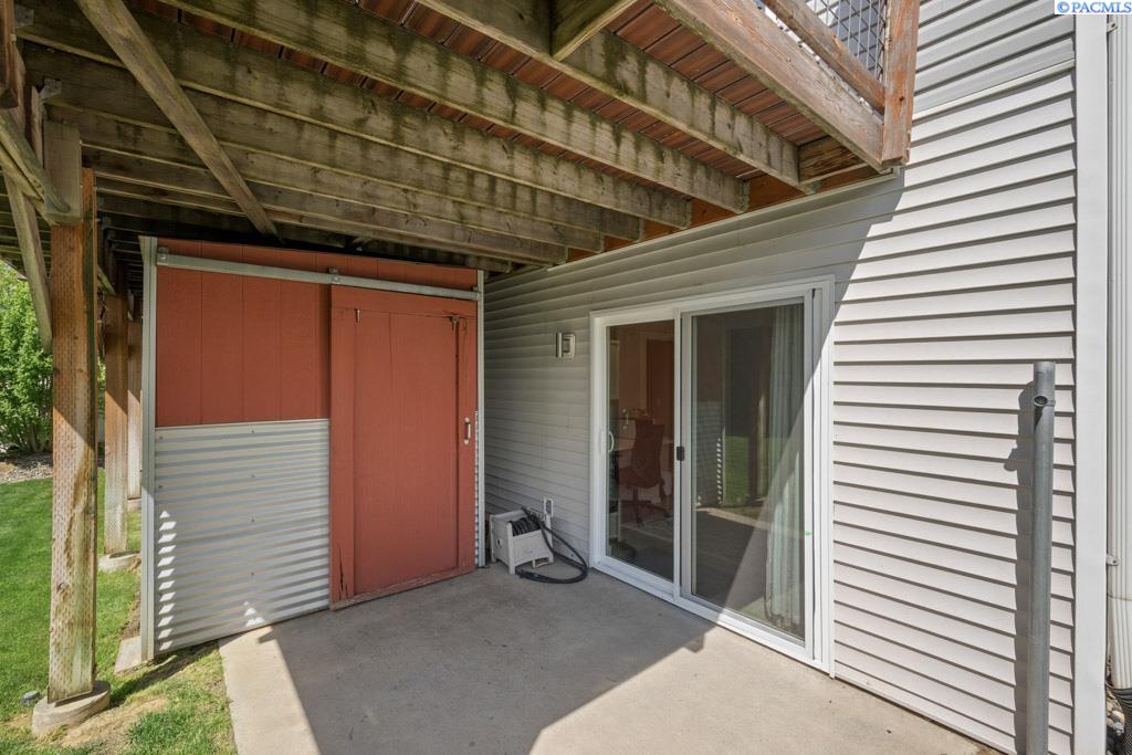 1935 NW Bella Vista Dr