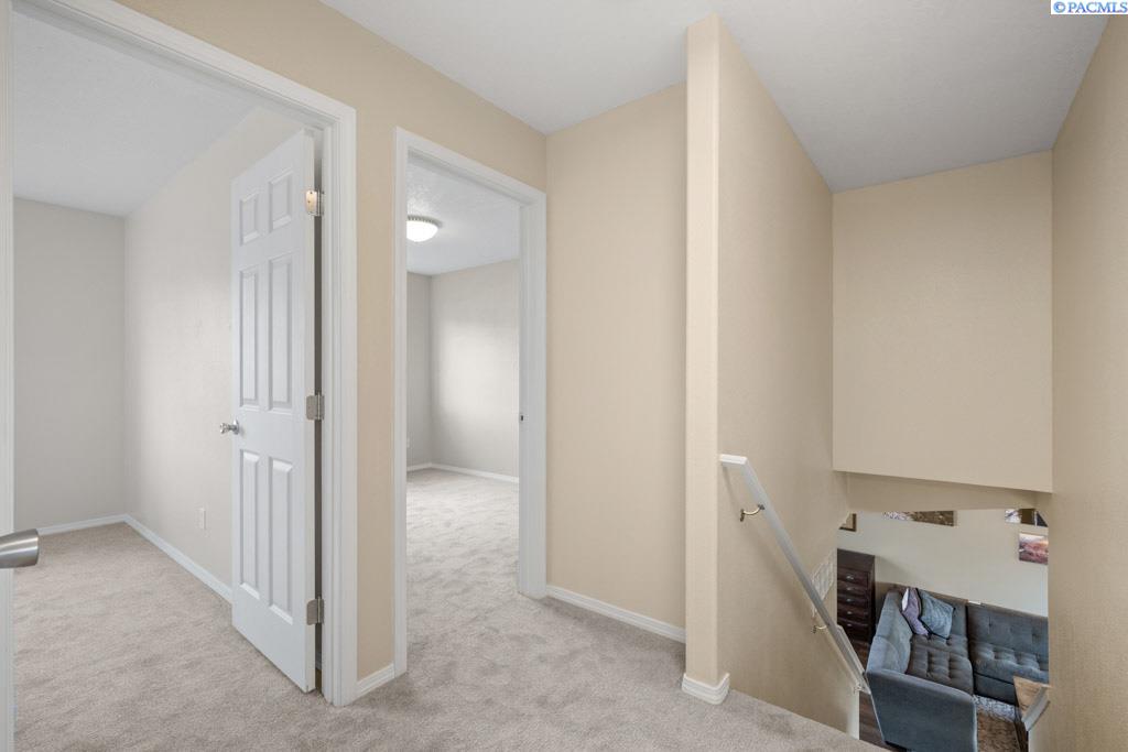 1935 NW Bella Vista Dr