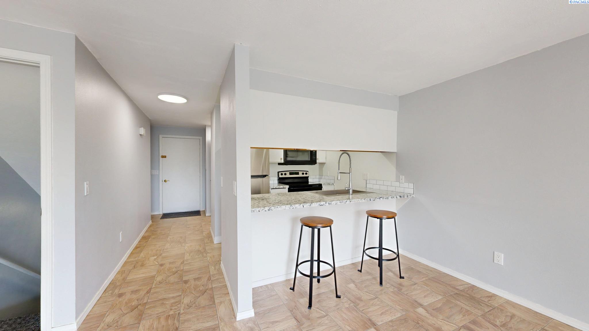 90 NW Thomas # B