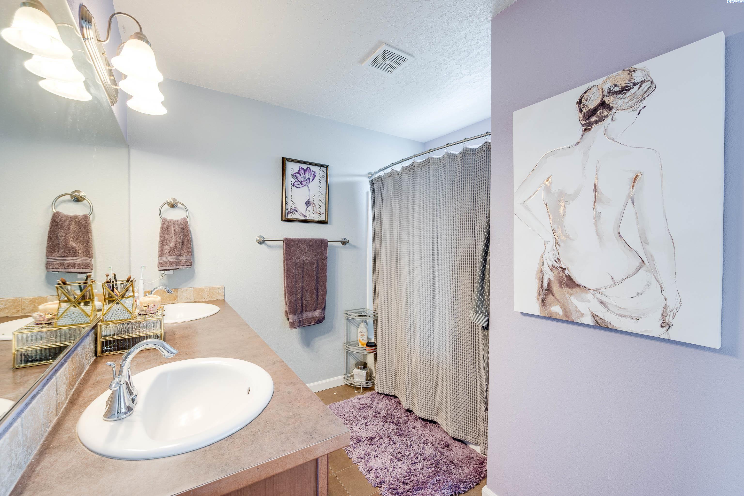 1453 SW Sagebrush Lane