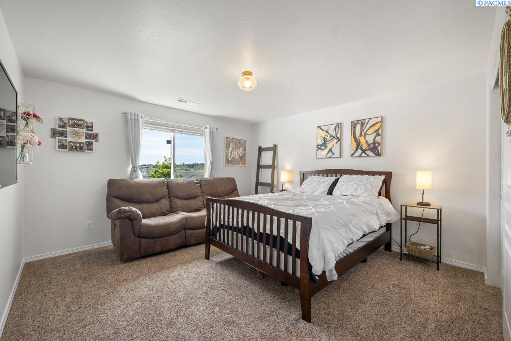 720 SW Wheat Ridge Dr