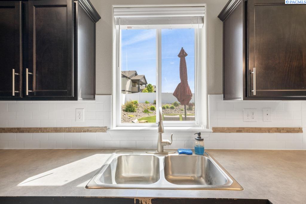 720 SW Wheat Ridge Dr