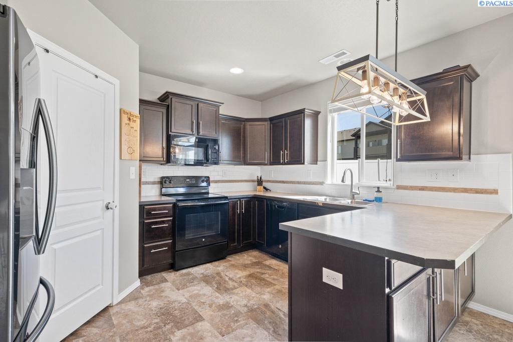 720 SW Wheat Ridge Dr