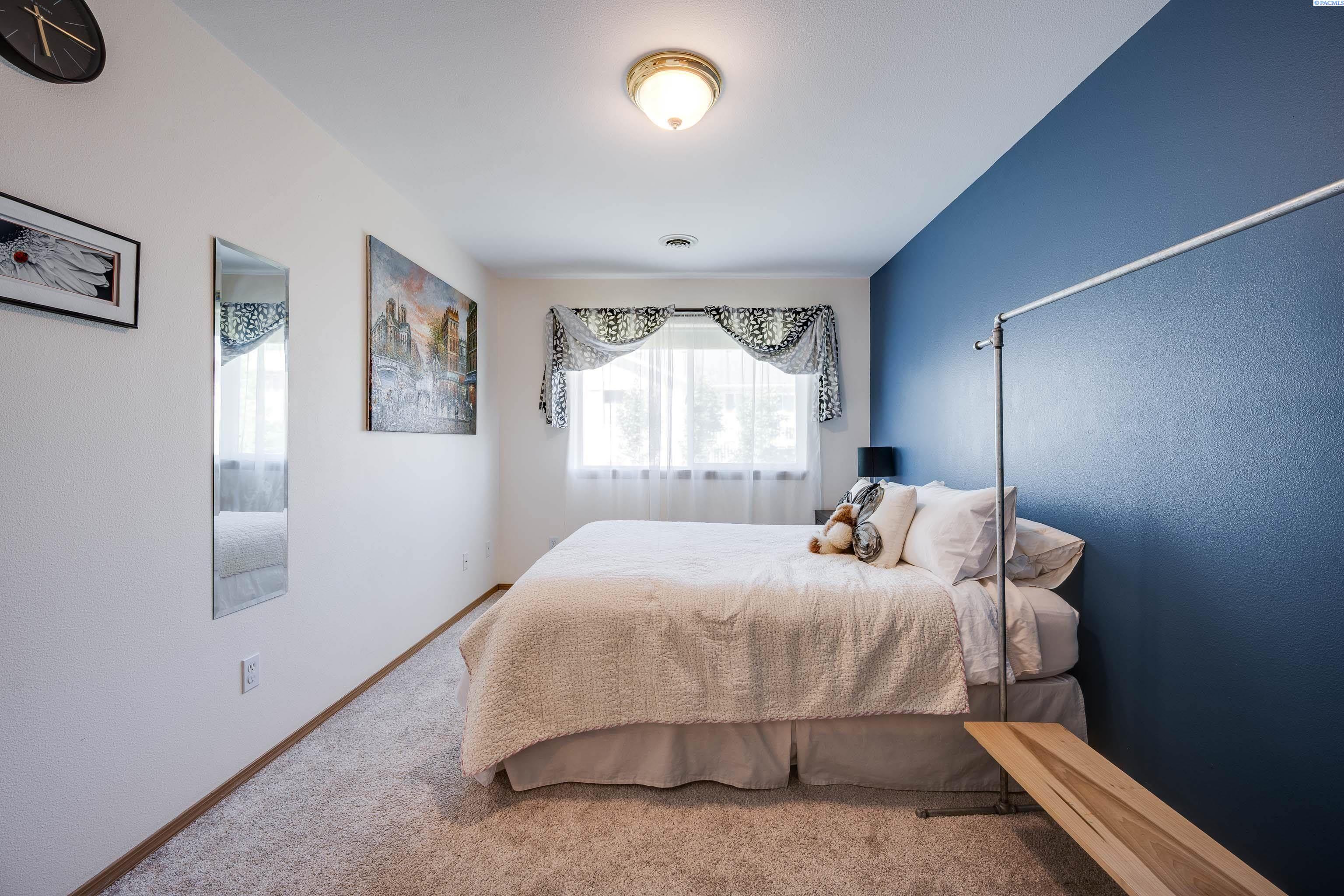 2349 NW Ridgeline Drive