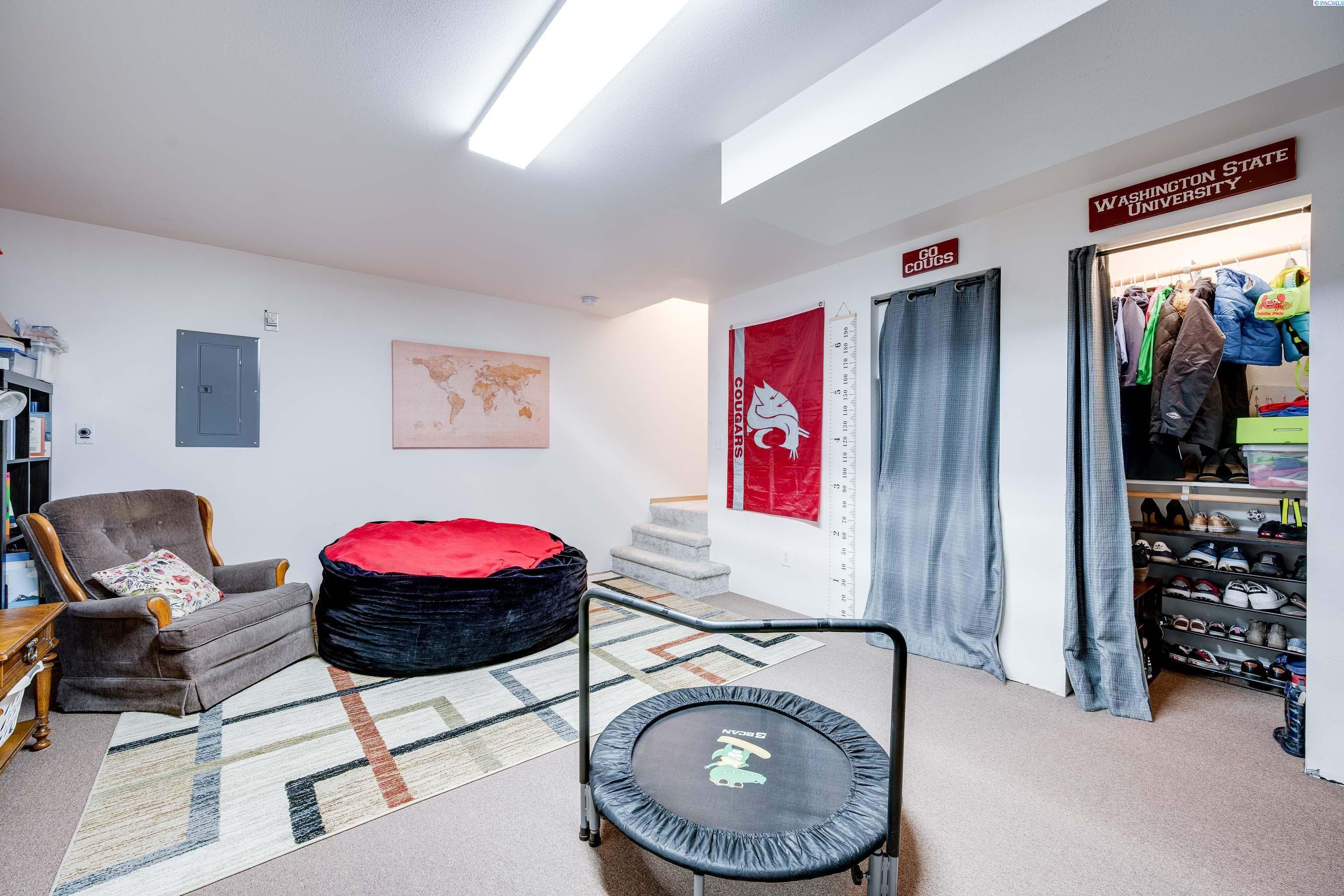 2349 NW Ridgeline Drive