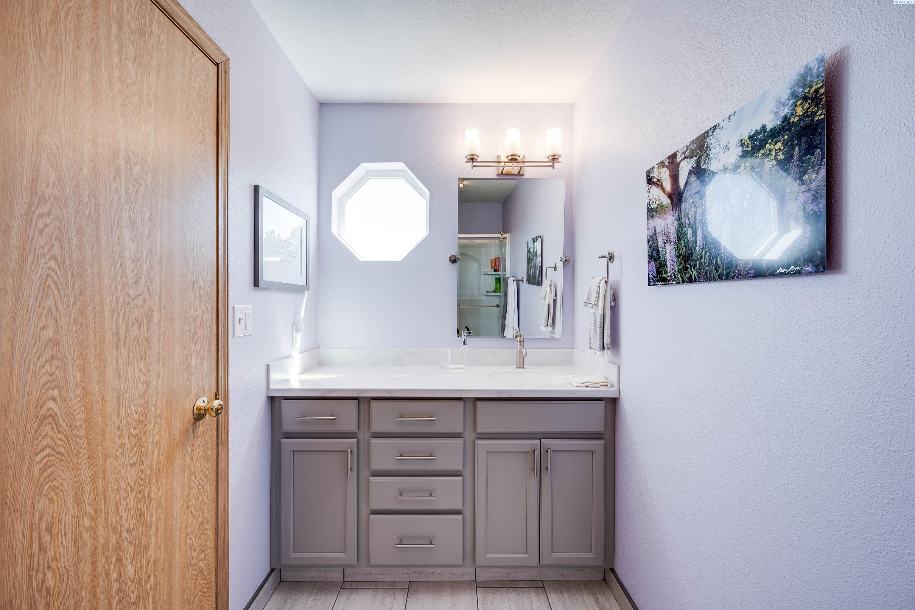 2349 NW Ridgeline Drive