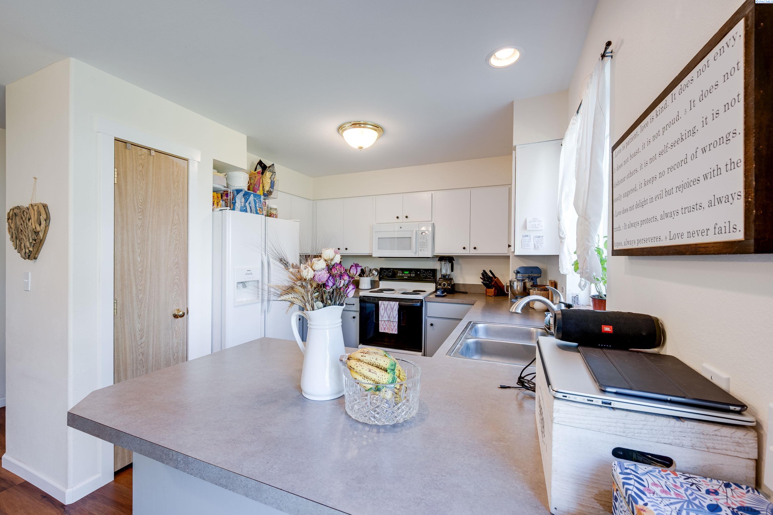 2349 NW Ridgeline Drive