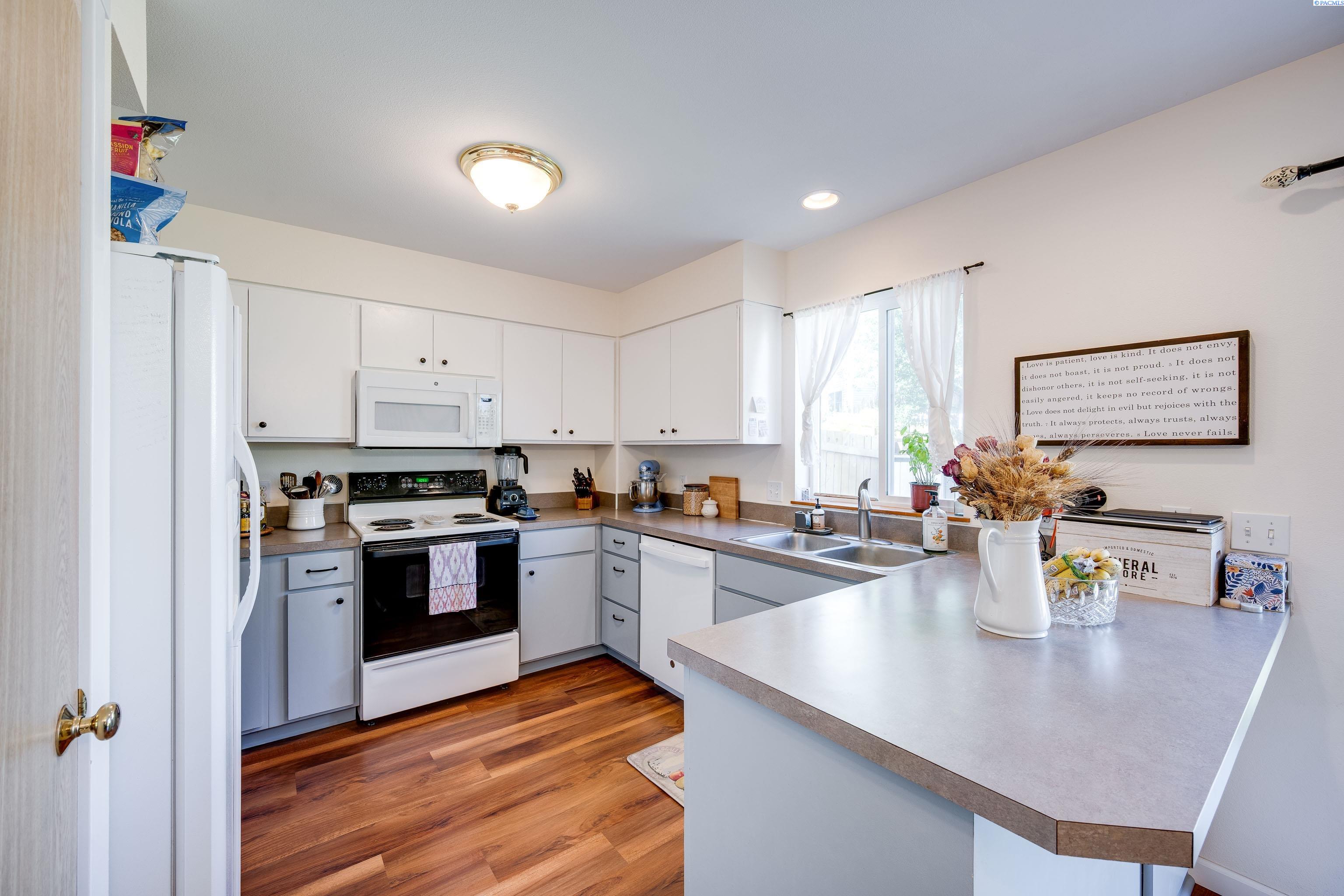 2349 NW Ridgeline Drive