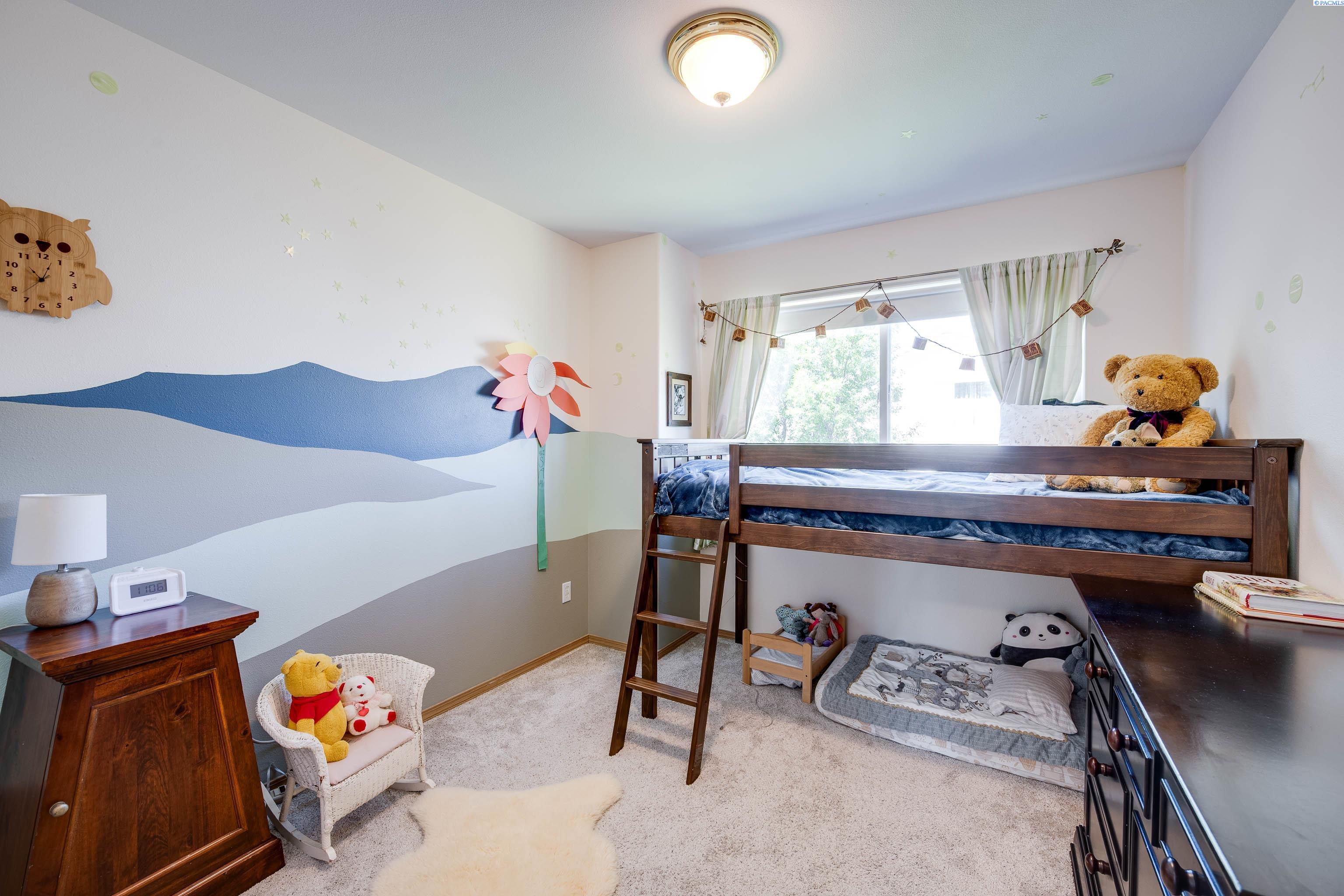 2349 NW Ridgeline Drive