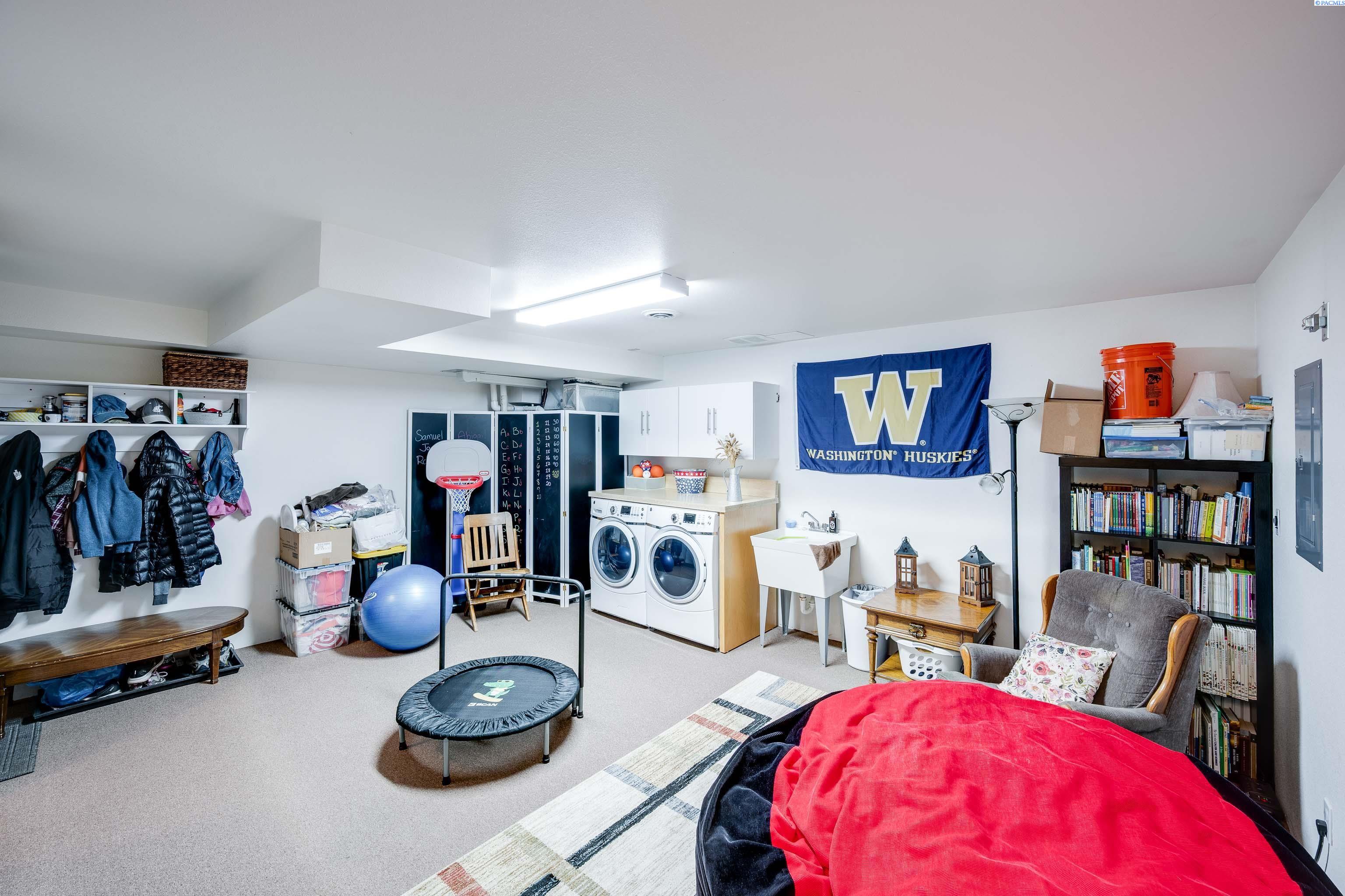 2349 NW Ridgeline Drive