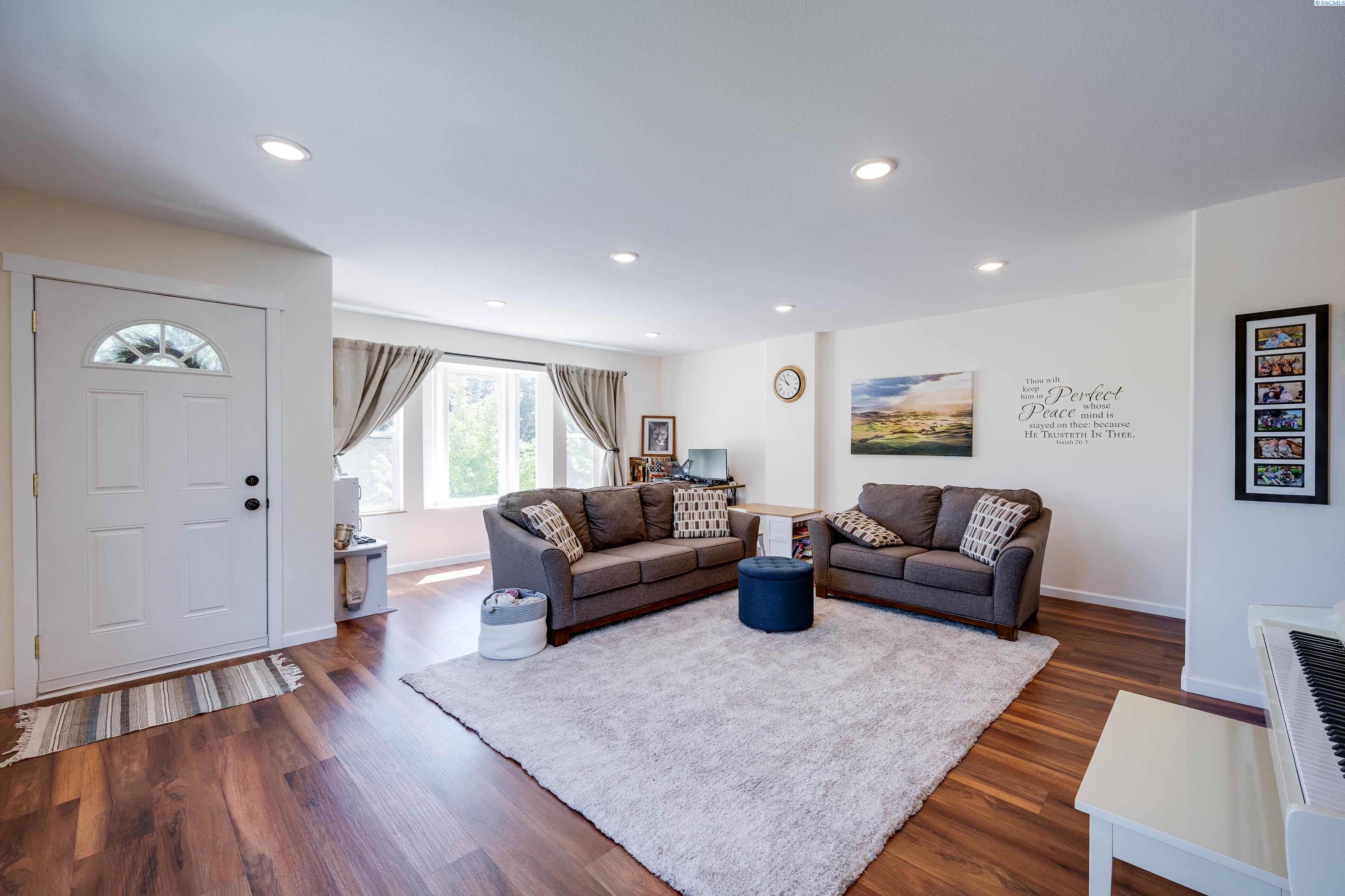 2349 NW Ridgeline Drive