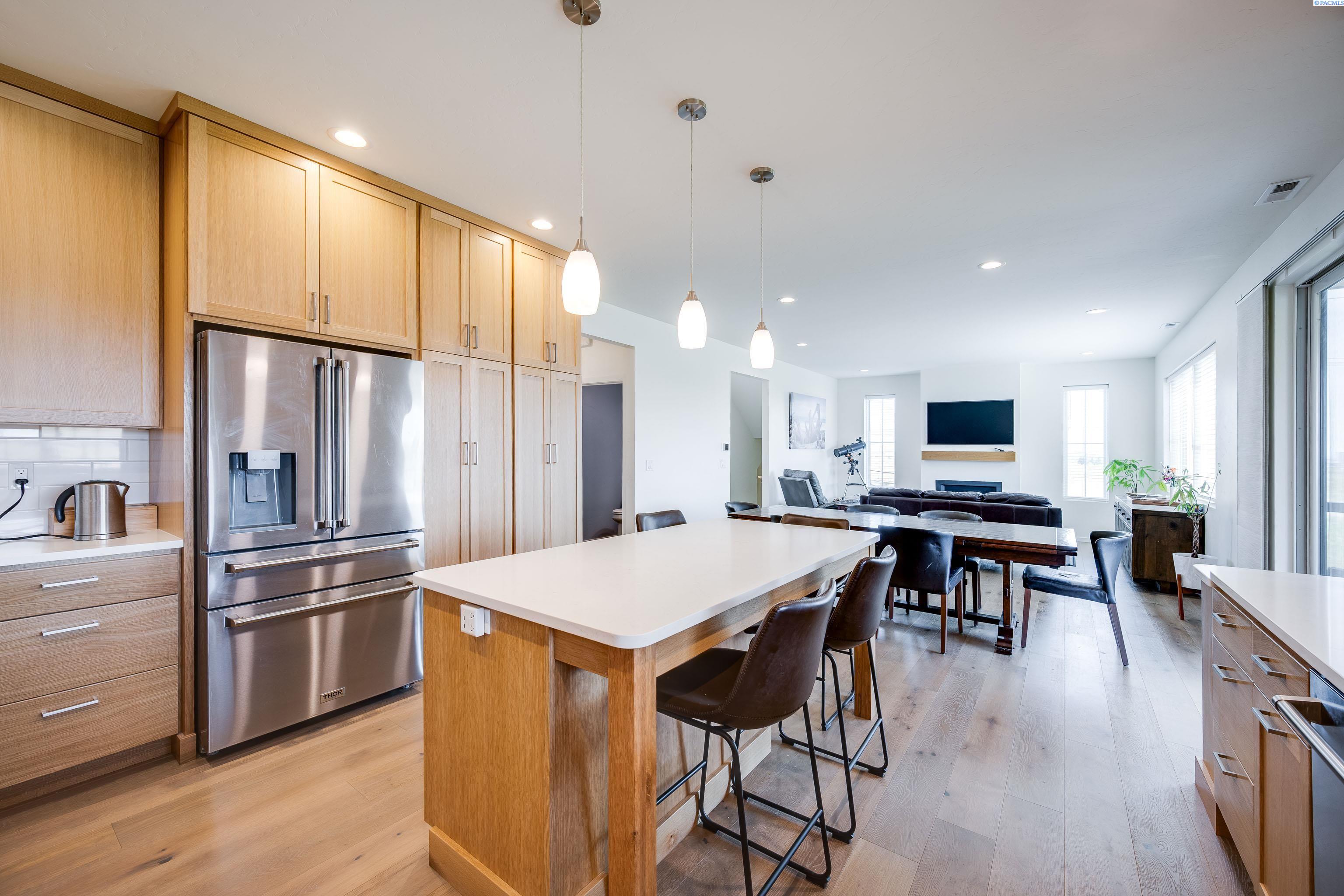 1325 SW Panorama Dr
