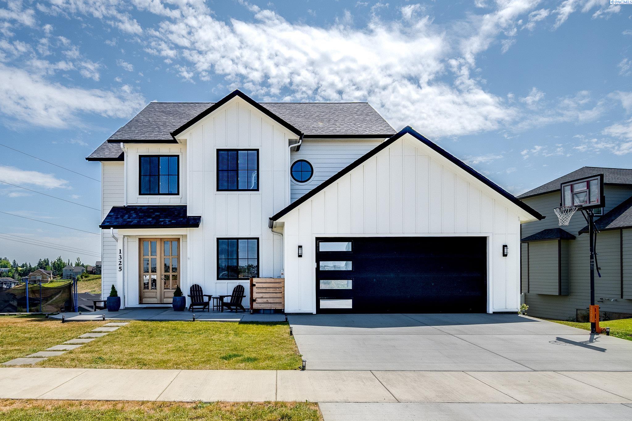 1325 SW Panorama Dr