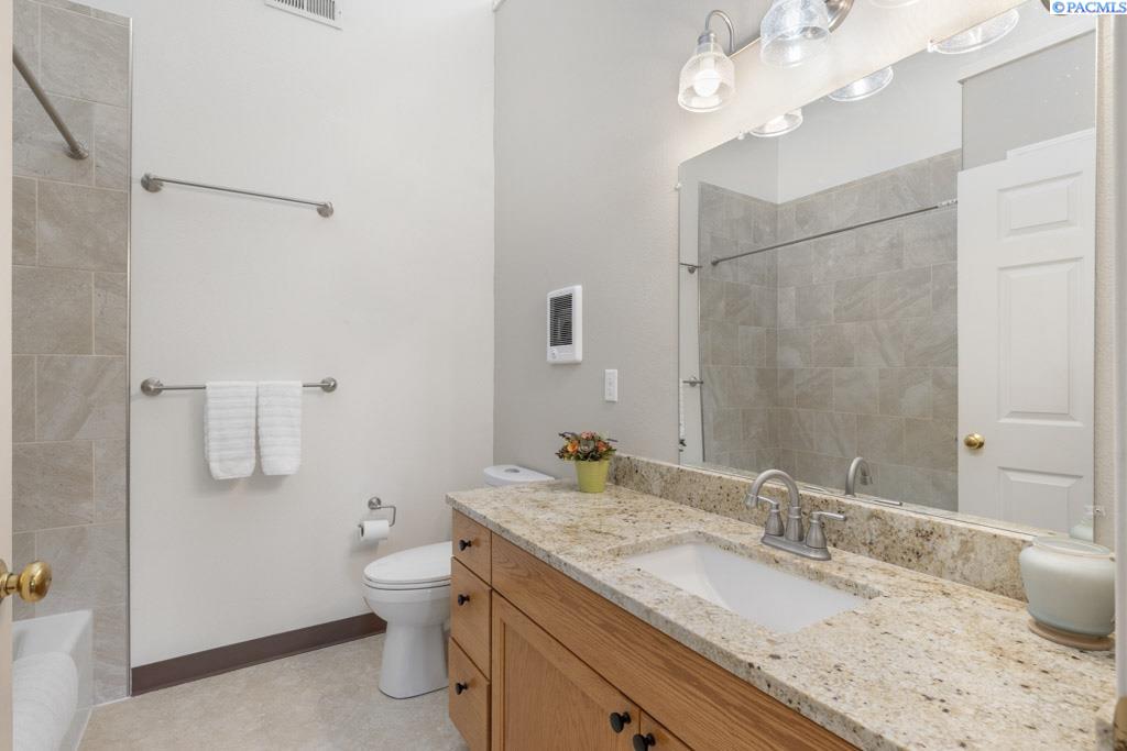 545 SE Quail Ridge, #3 # 3