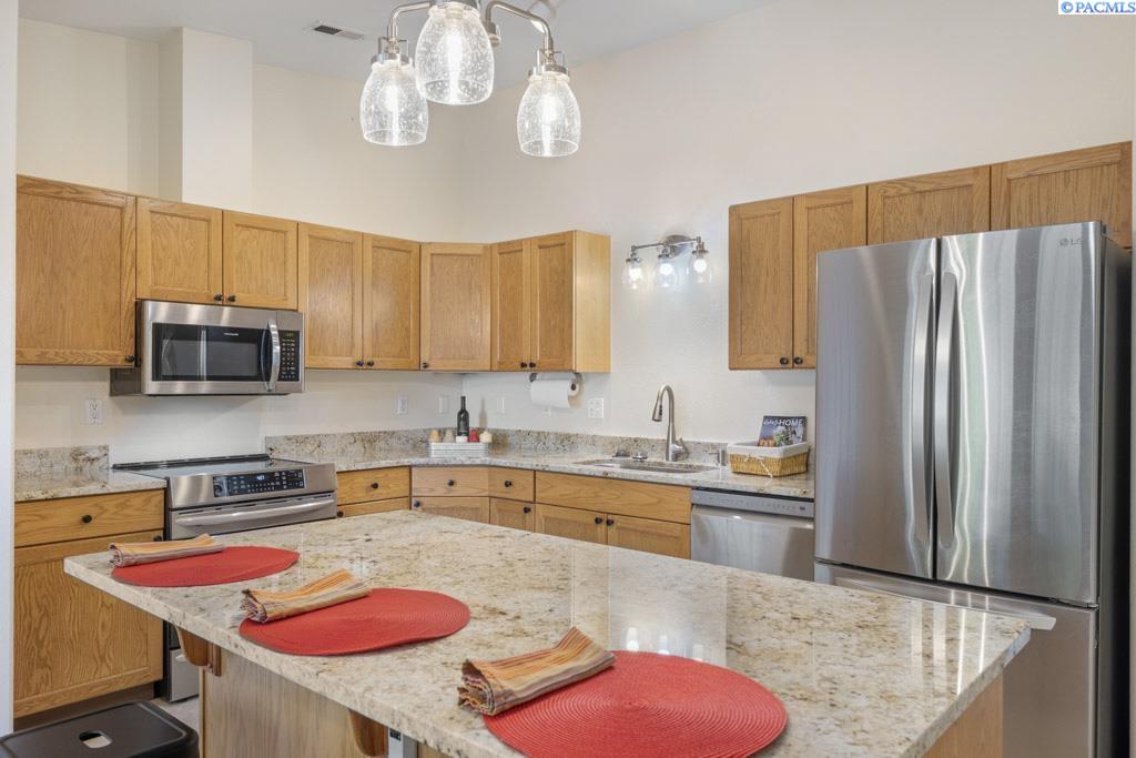 545 SE Quail Ridge, #3 # 3