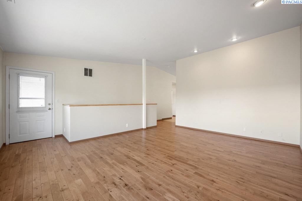 545 SE Quail Ridge, #3 # 3