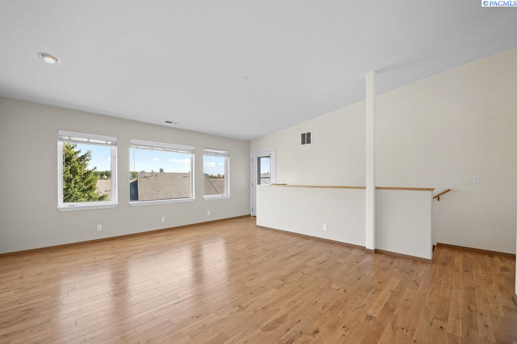 545 SE Quail Ridge, #3 # 3