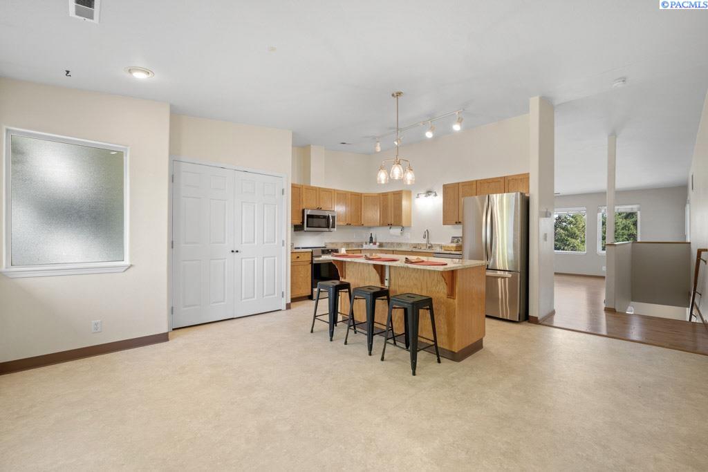 545 SE Quail Ridge, #3 # 3