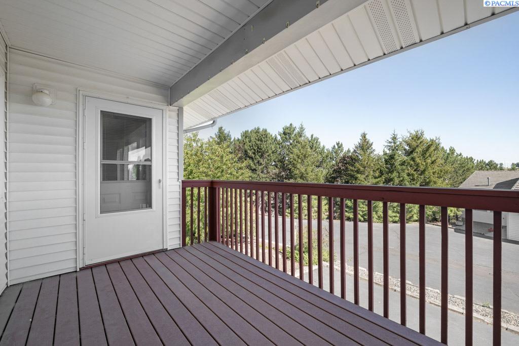 545 SE Quail Ridge, #3 # 3