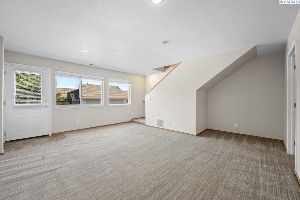 545 SE Quail Ridge, #3 # 3