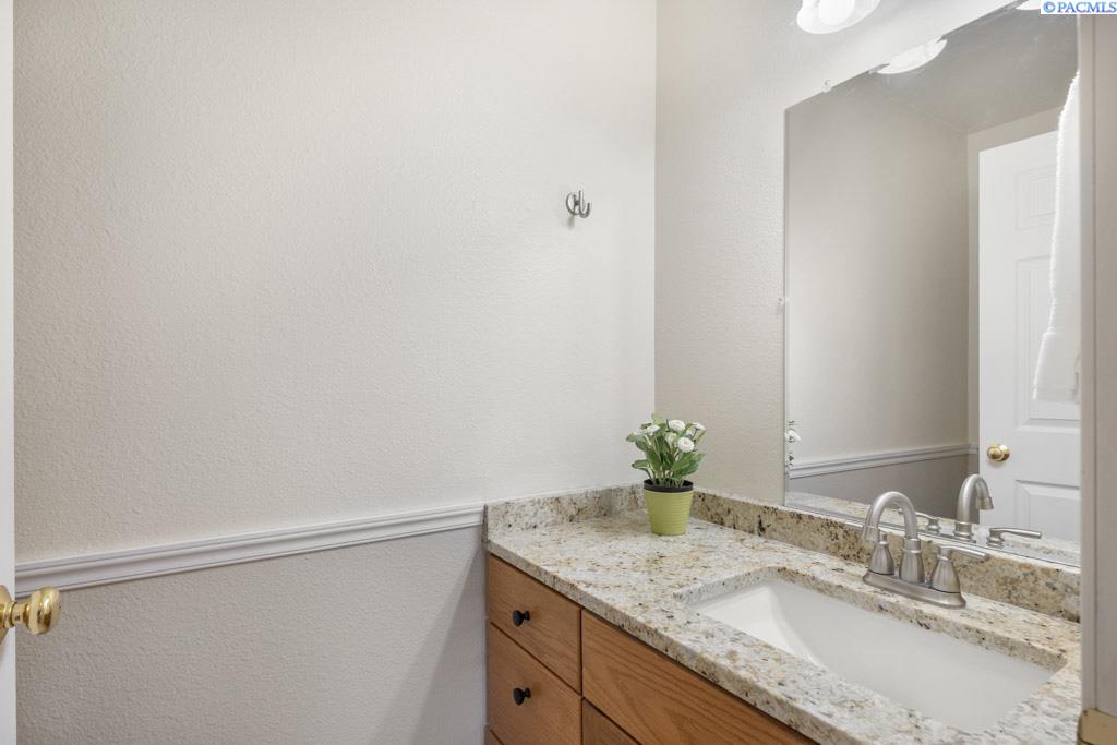 545 SE Quail Ridge, #3 # 3