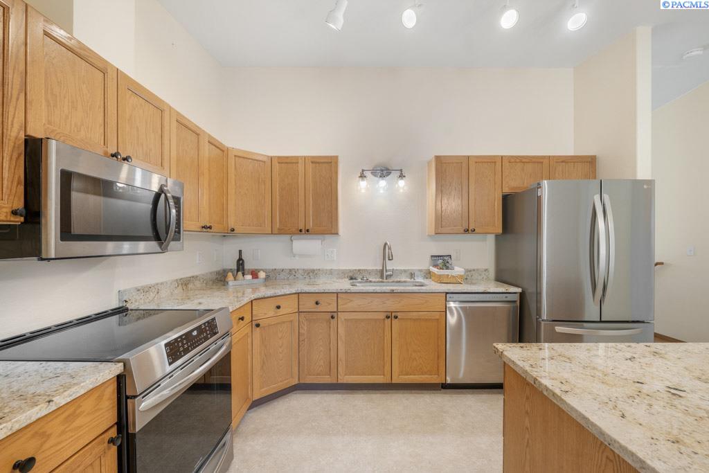 545 SE Quail Ridge, #3 # 3