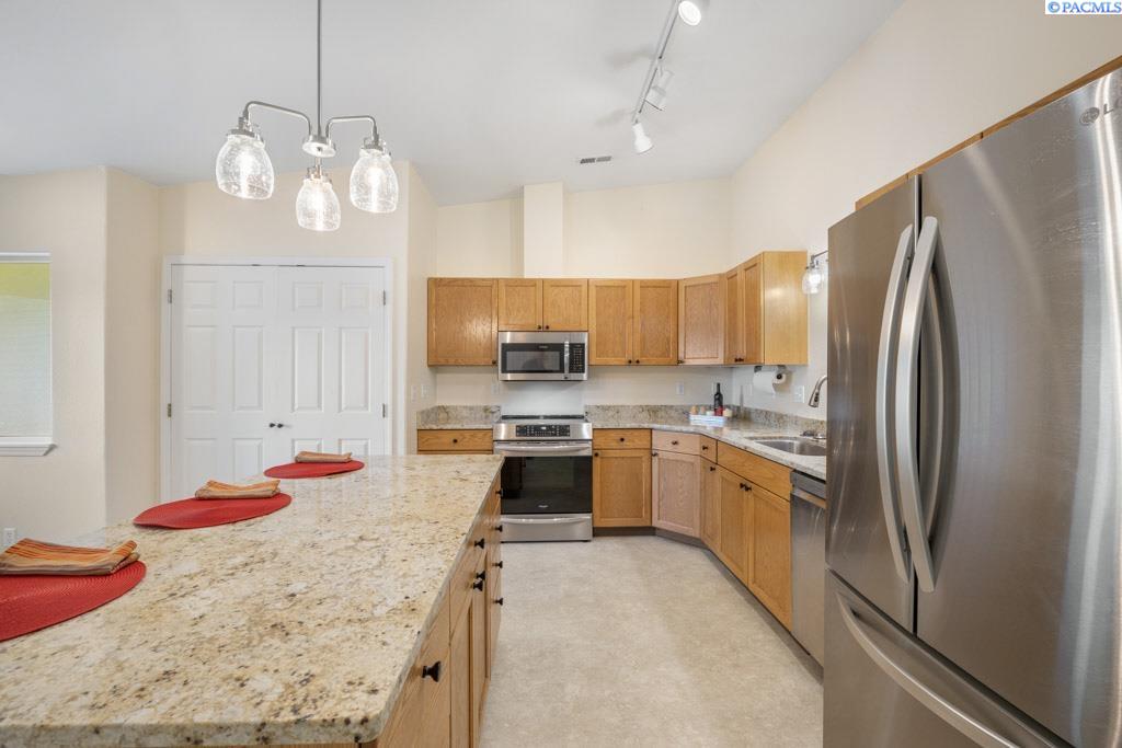 545 SE Quail Ridge, #3 # 3