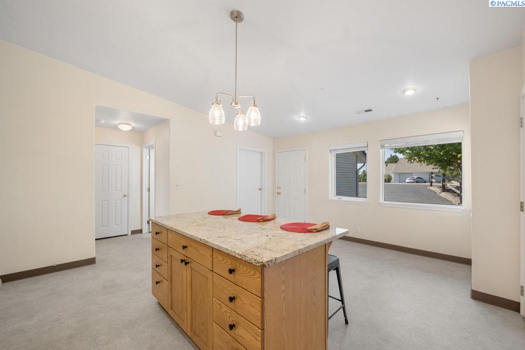 545 SE Quail Ridge, #3 # 3