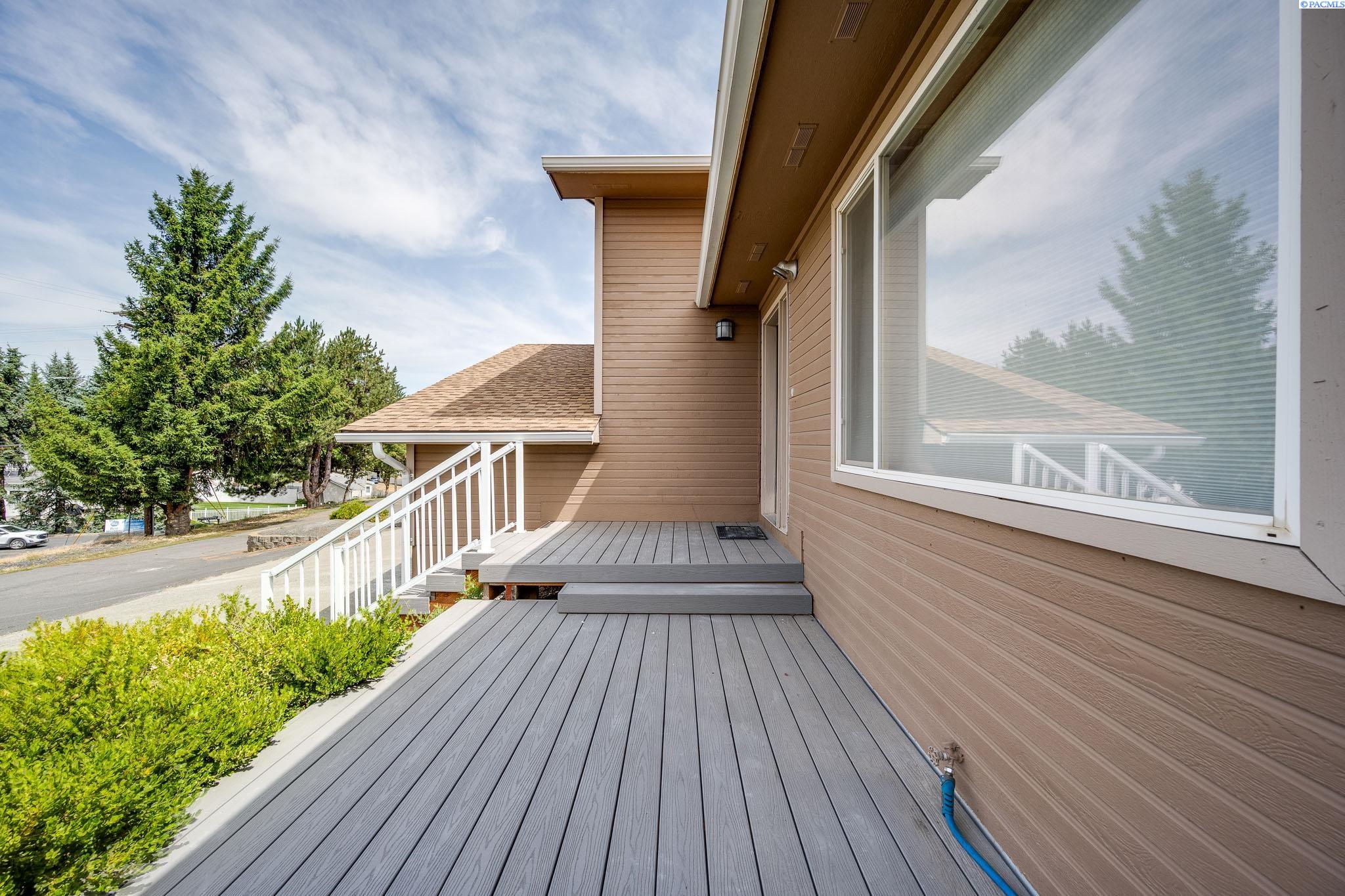 804 S Vista Point Dr