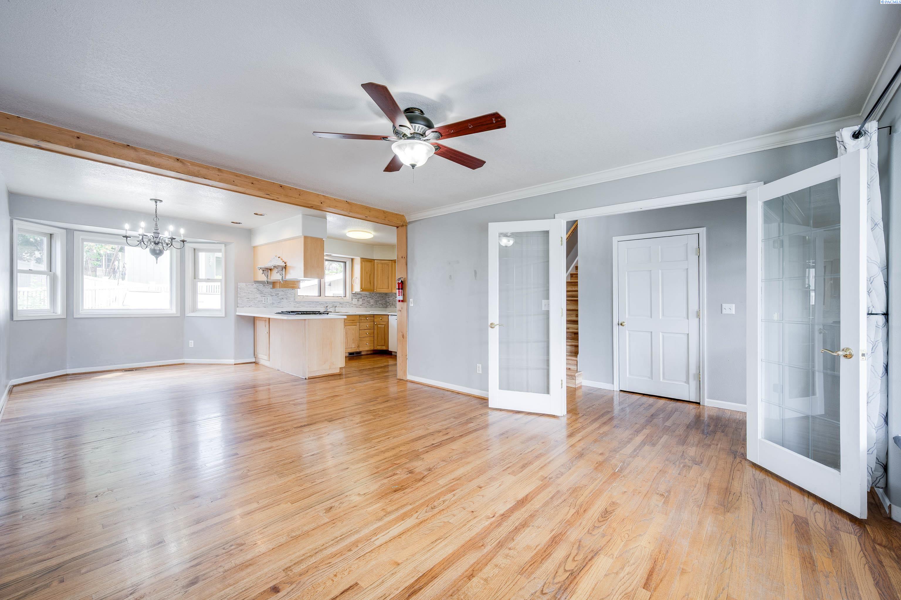 485 NW Thomas Street