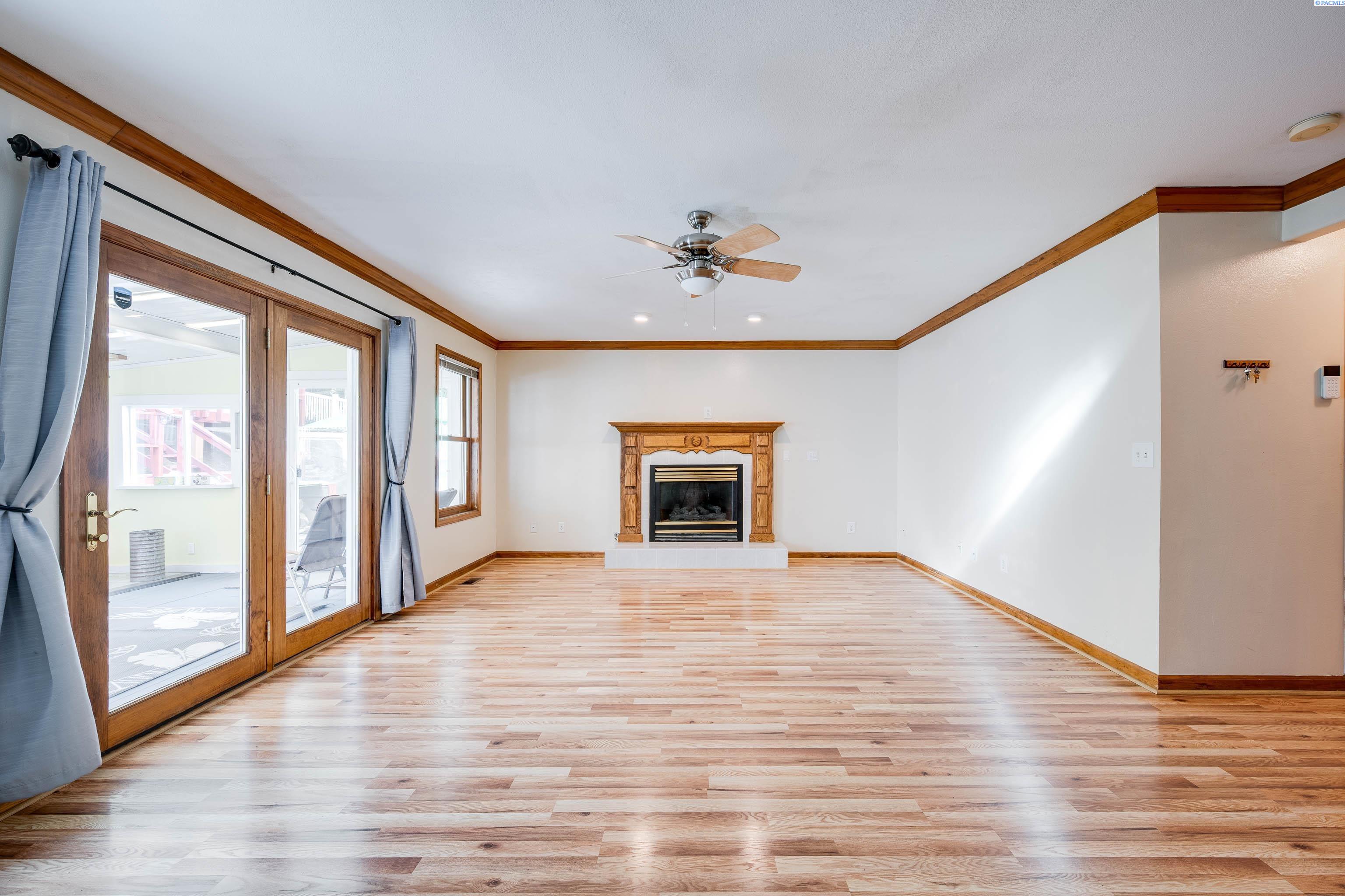 485 NW Thomas Street