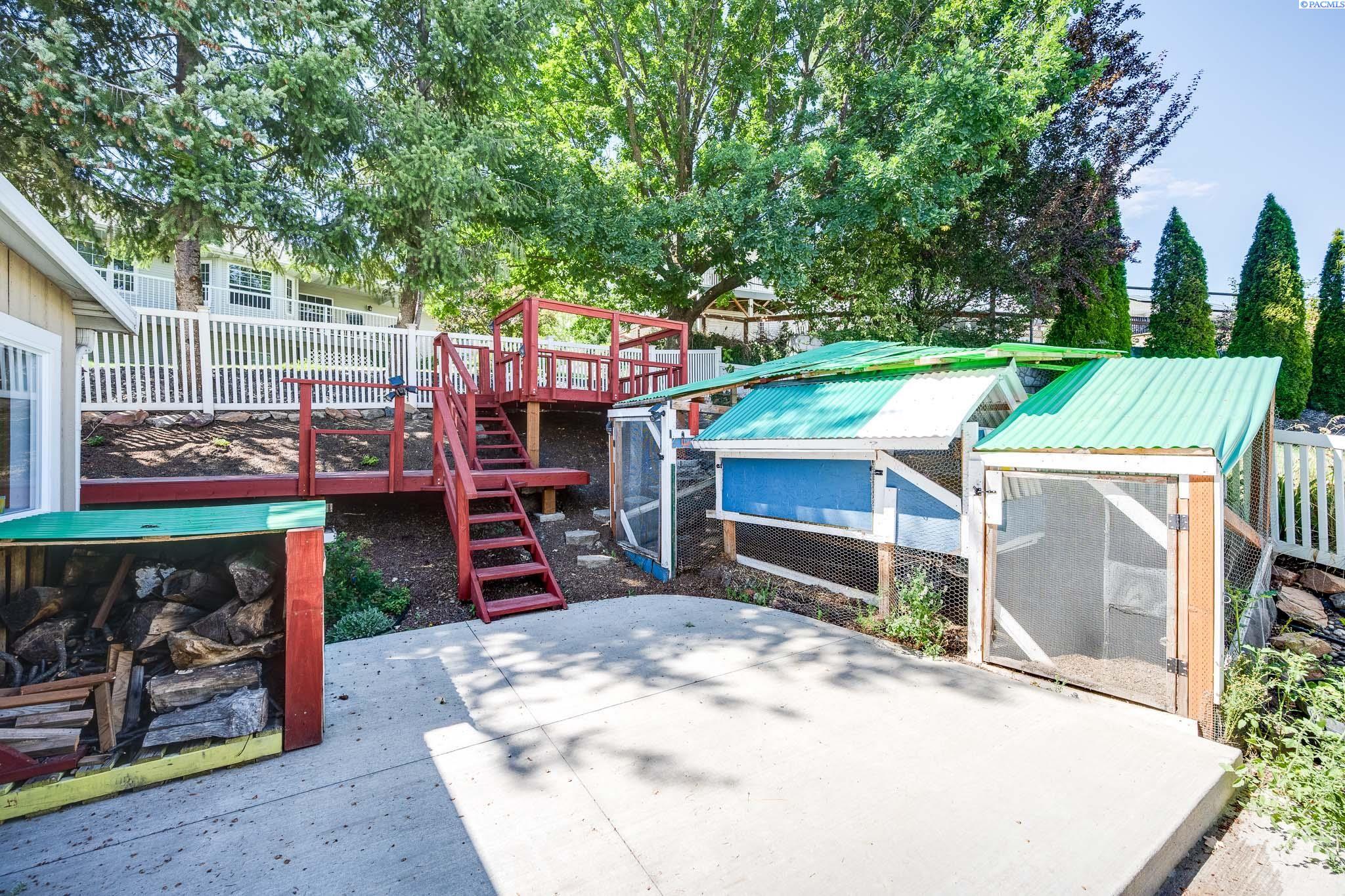 485 NW Thomas Street