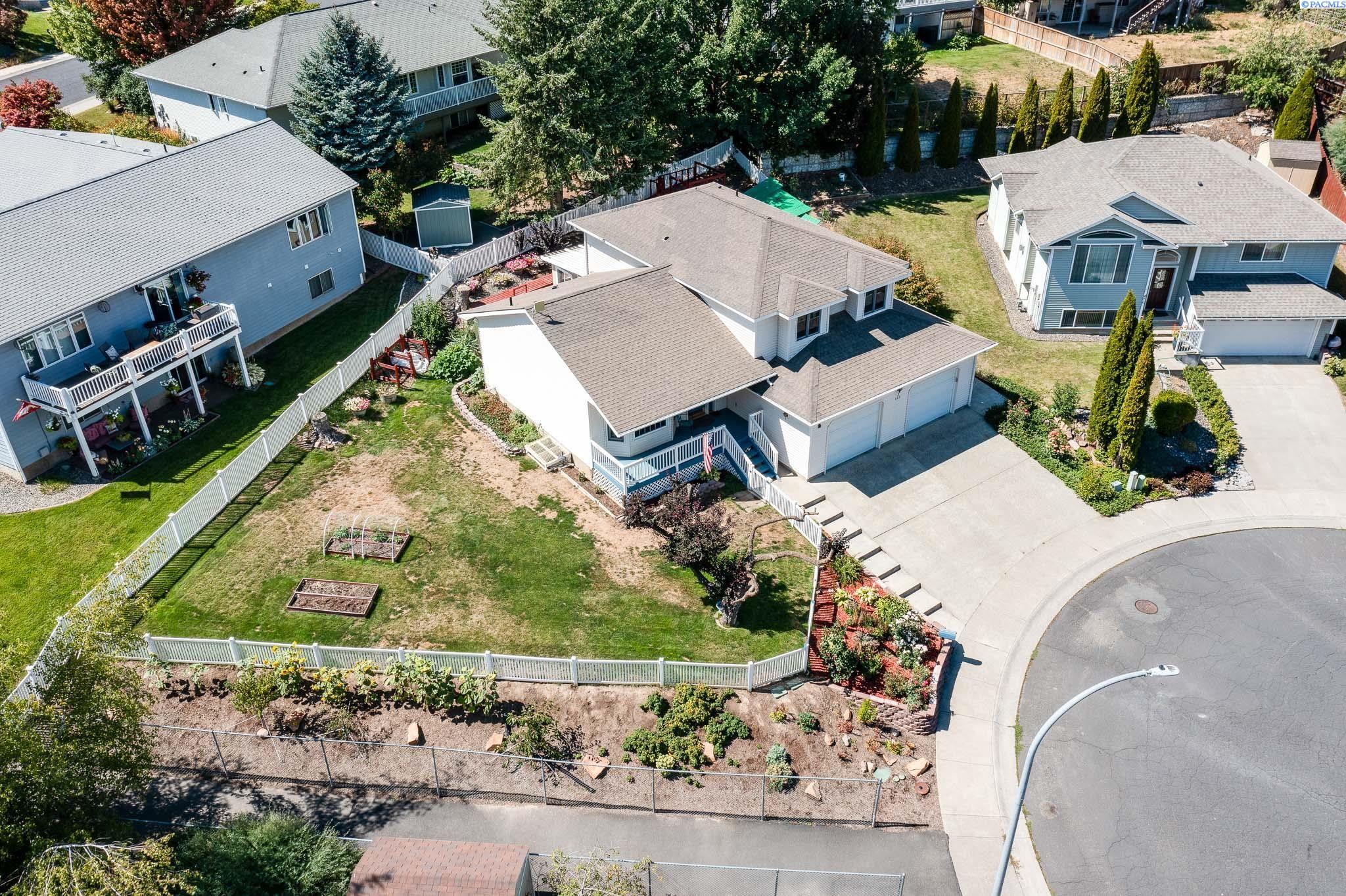 485 NW Thomas Street