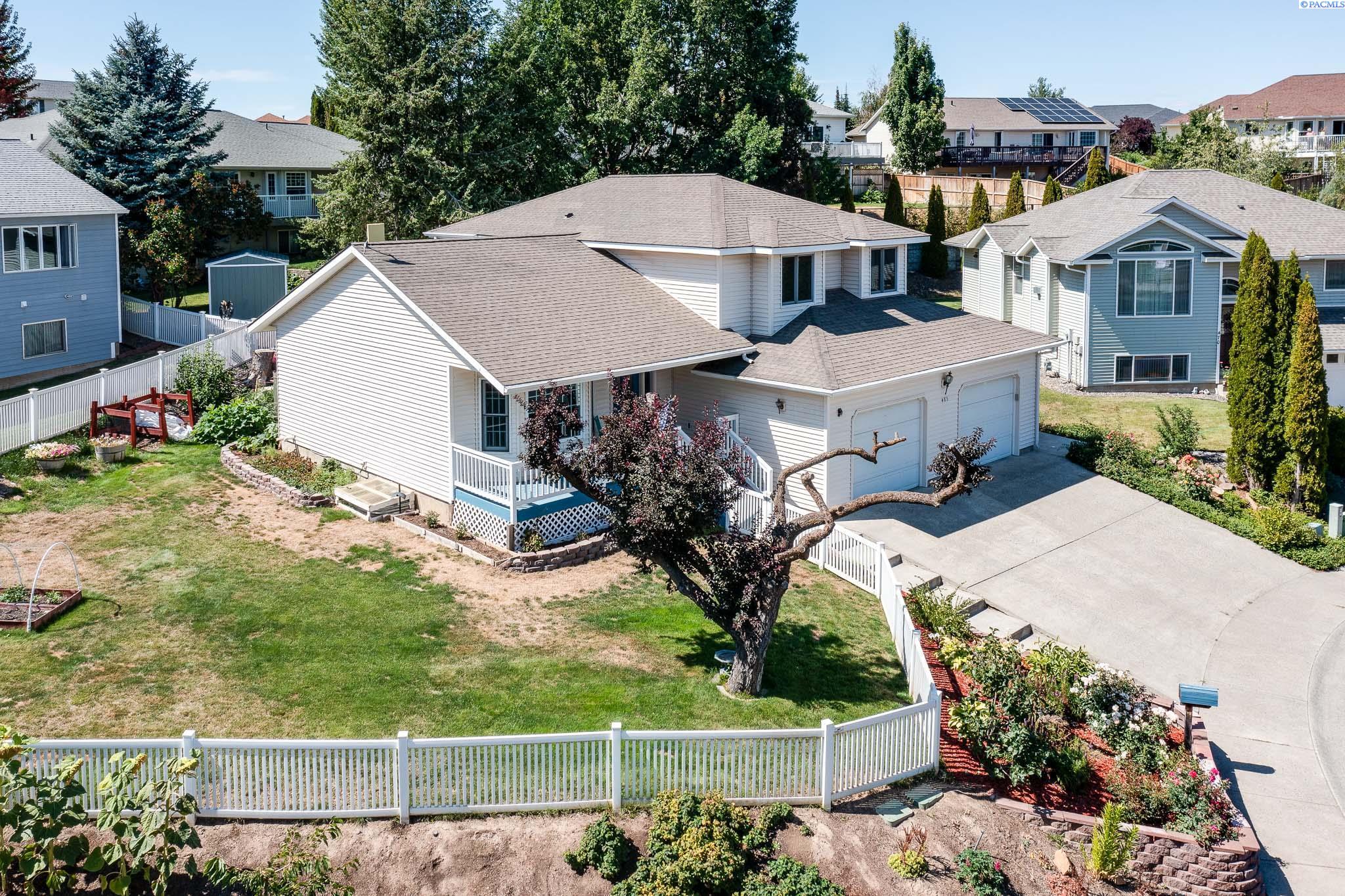 485 NW Thomas Street