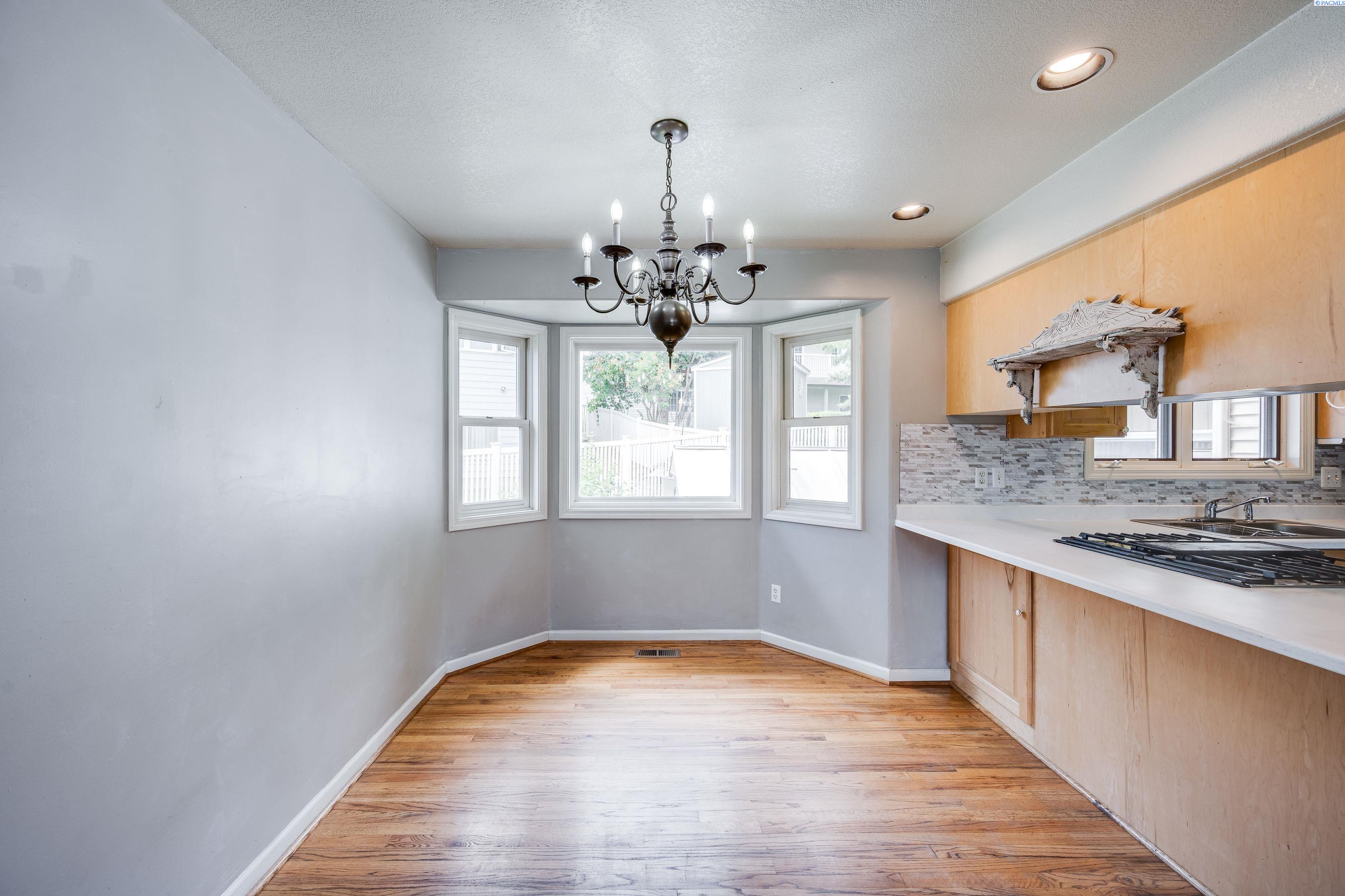 485 NW Thomas Street