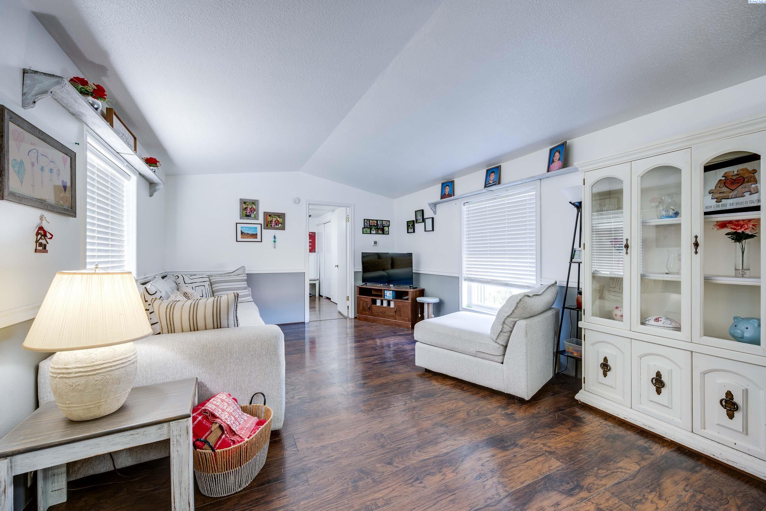 200 E Woodworth St # 7