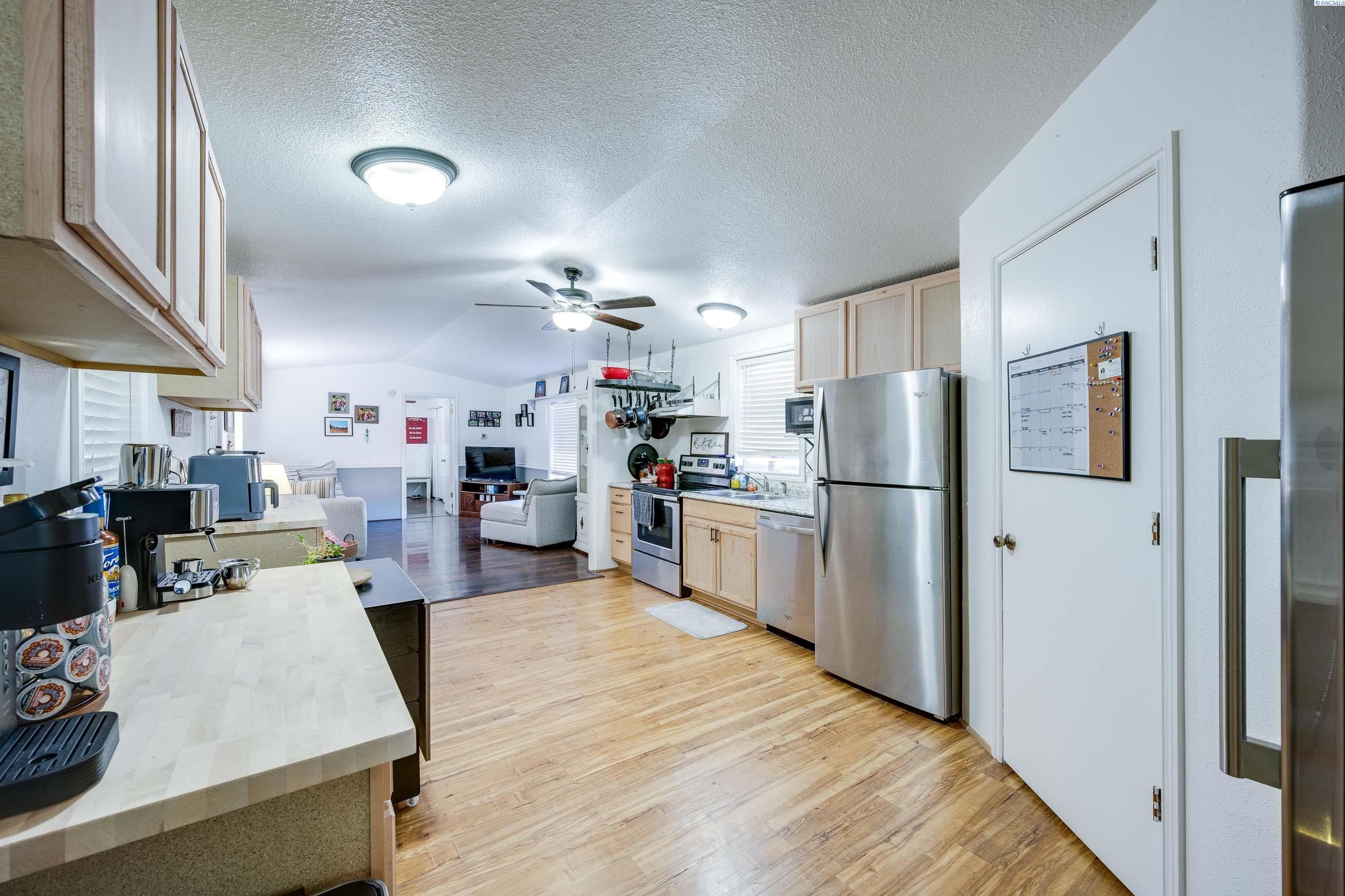 200 E Woodworth St # 7