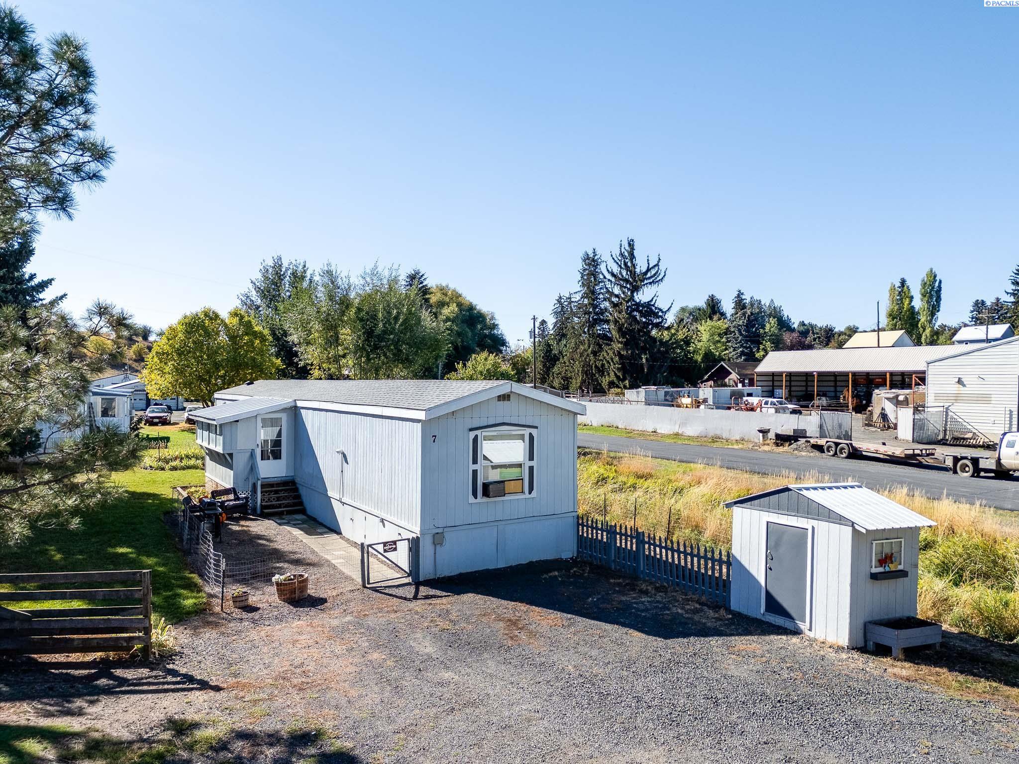 200 E Woodworth St # 7