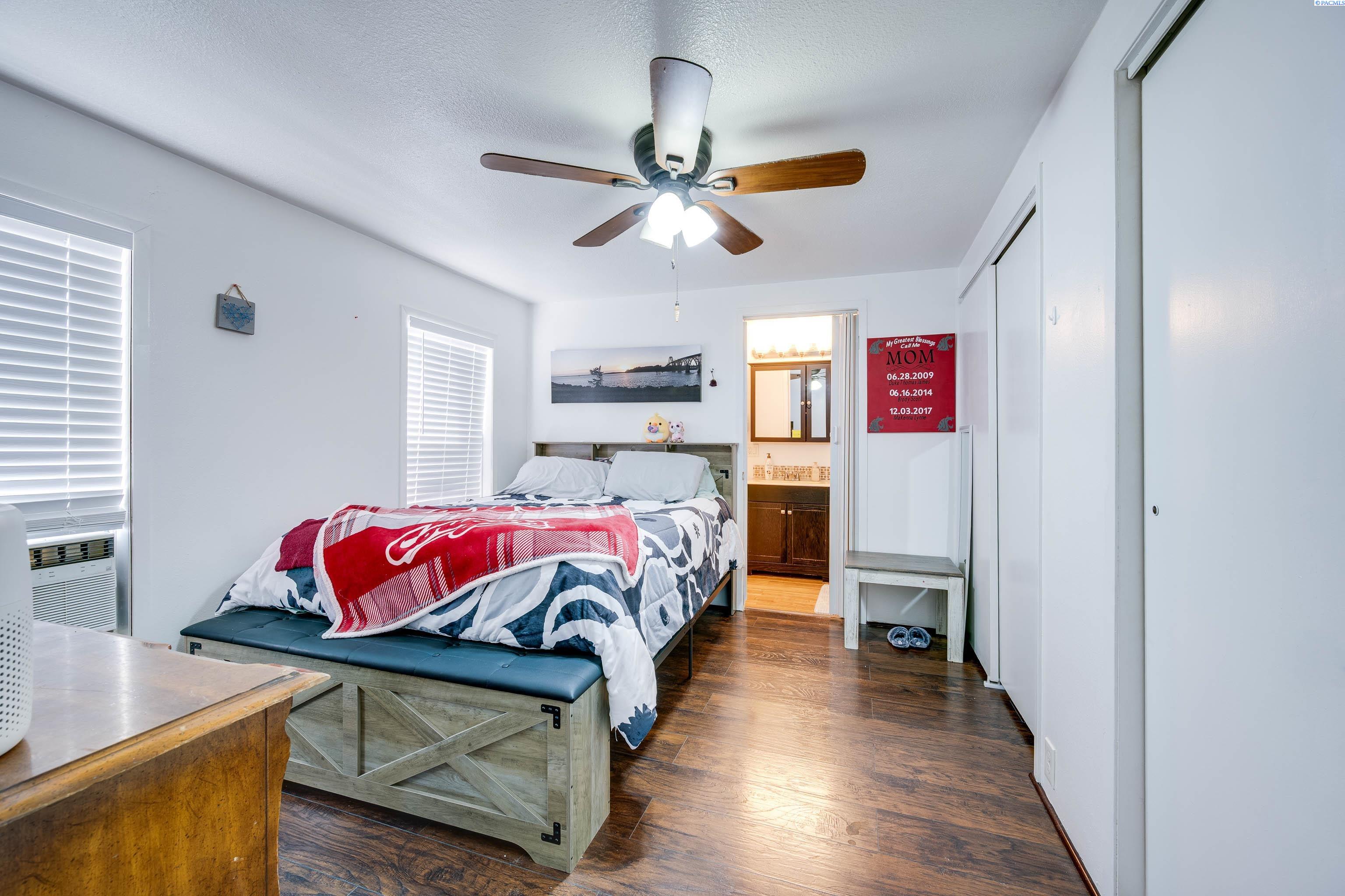 200 E Woodworth St # 7