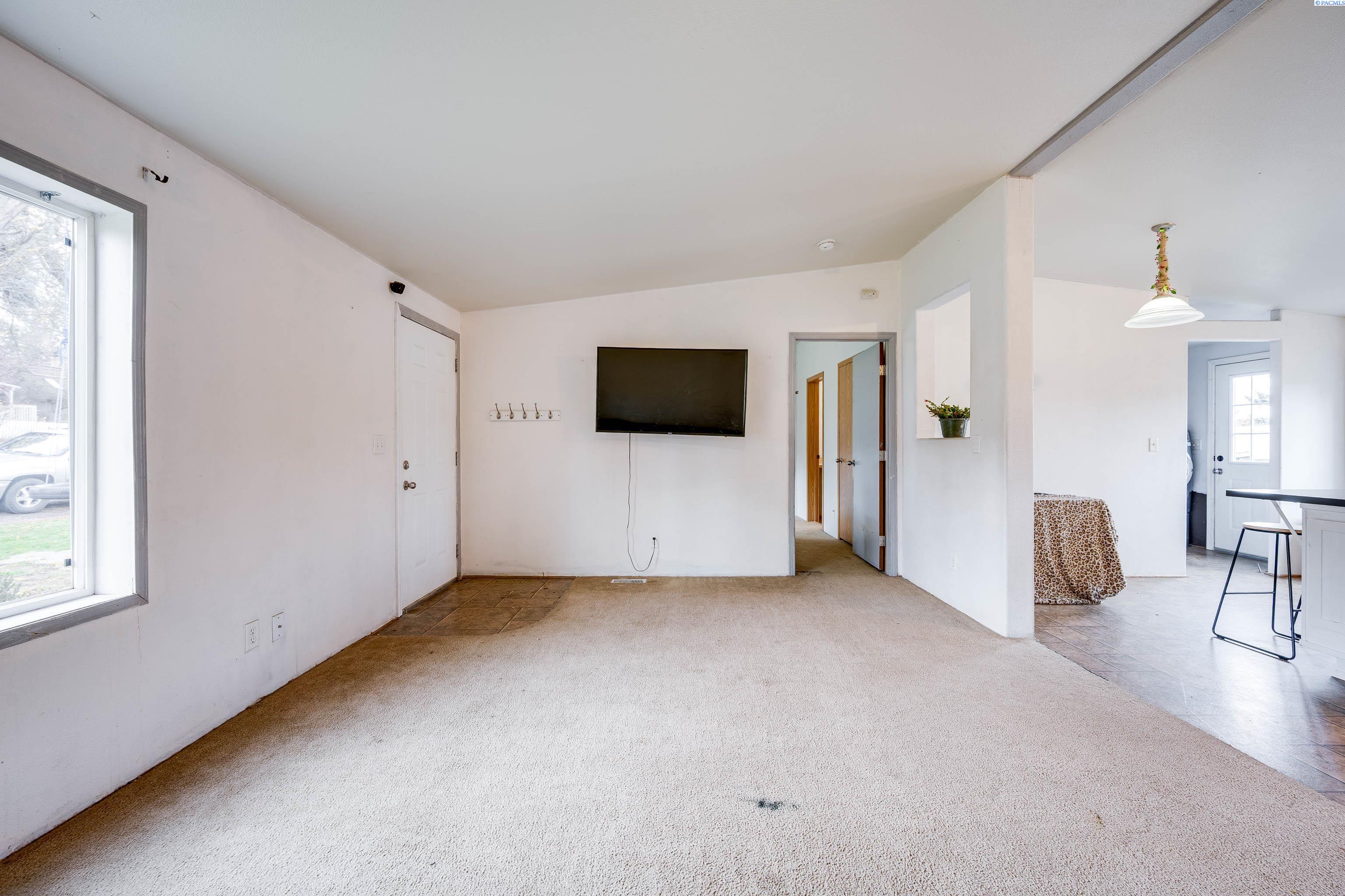 107 N B St