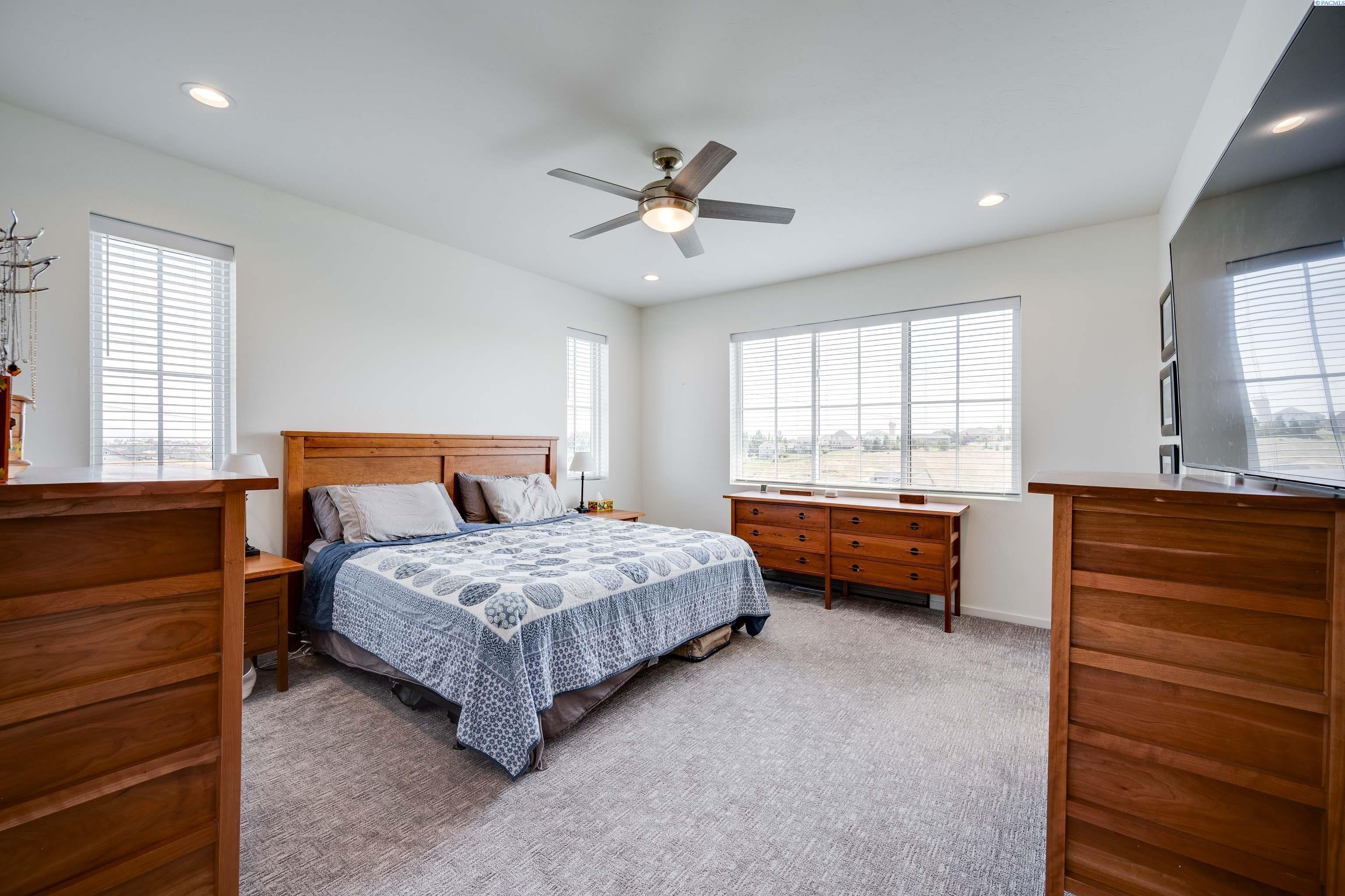 1325 SW Panorama Drive