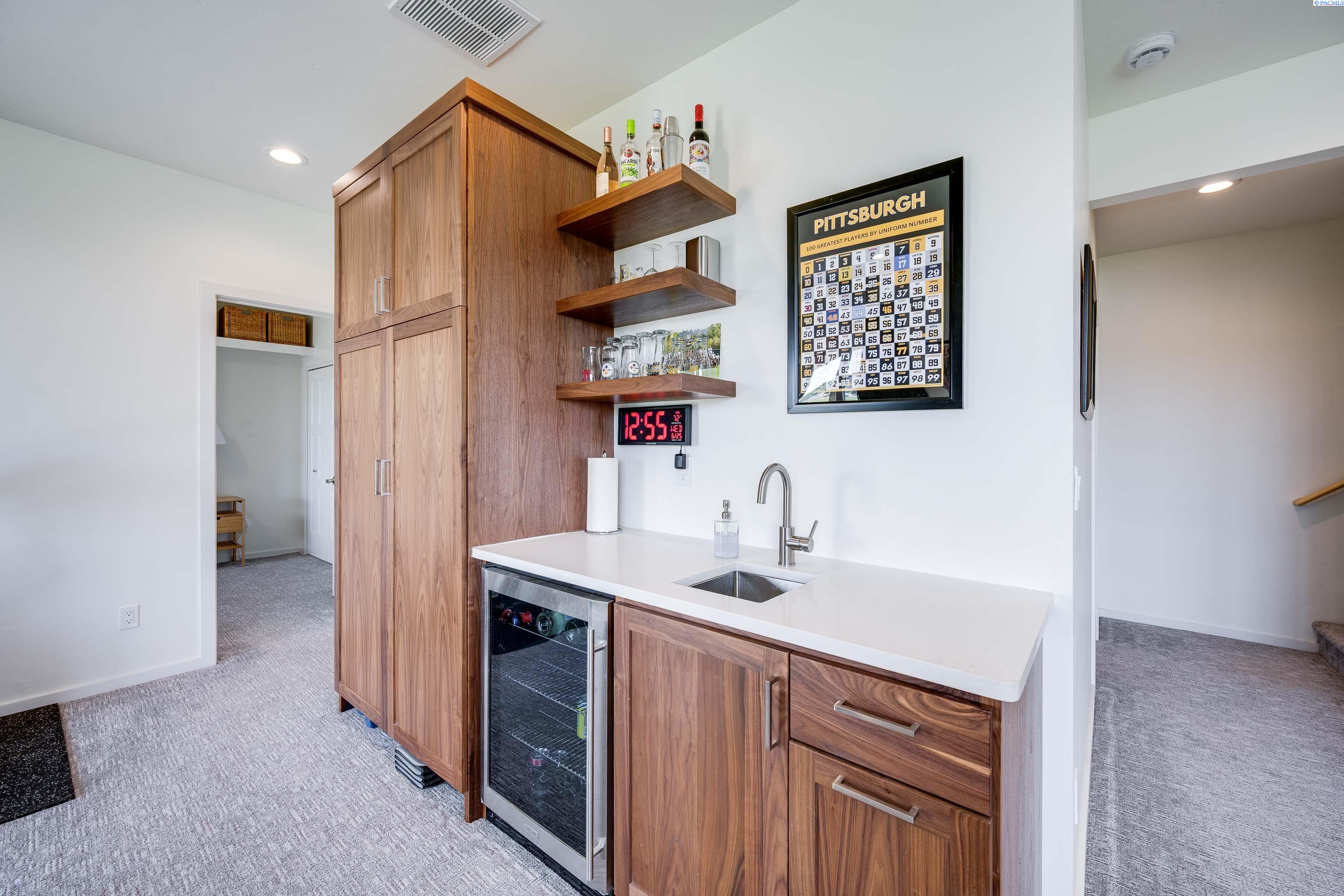 1325 SW Panorama Drive