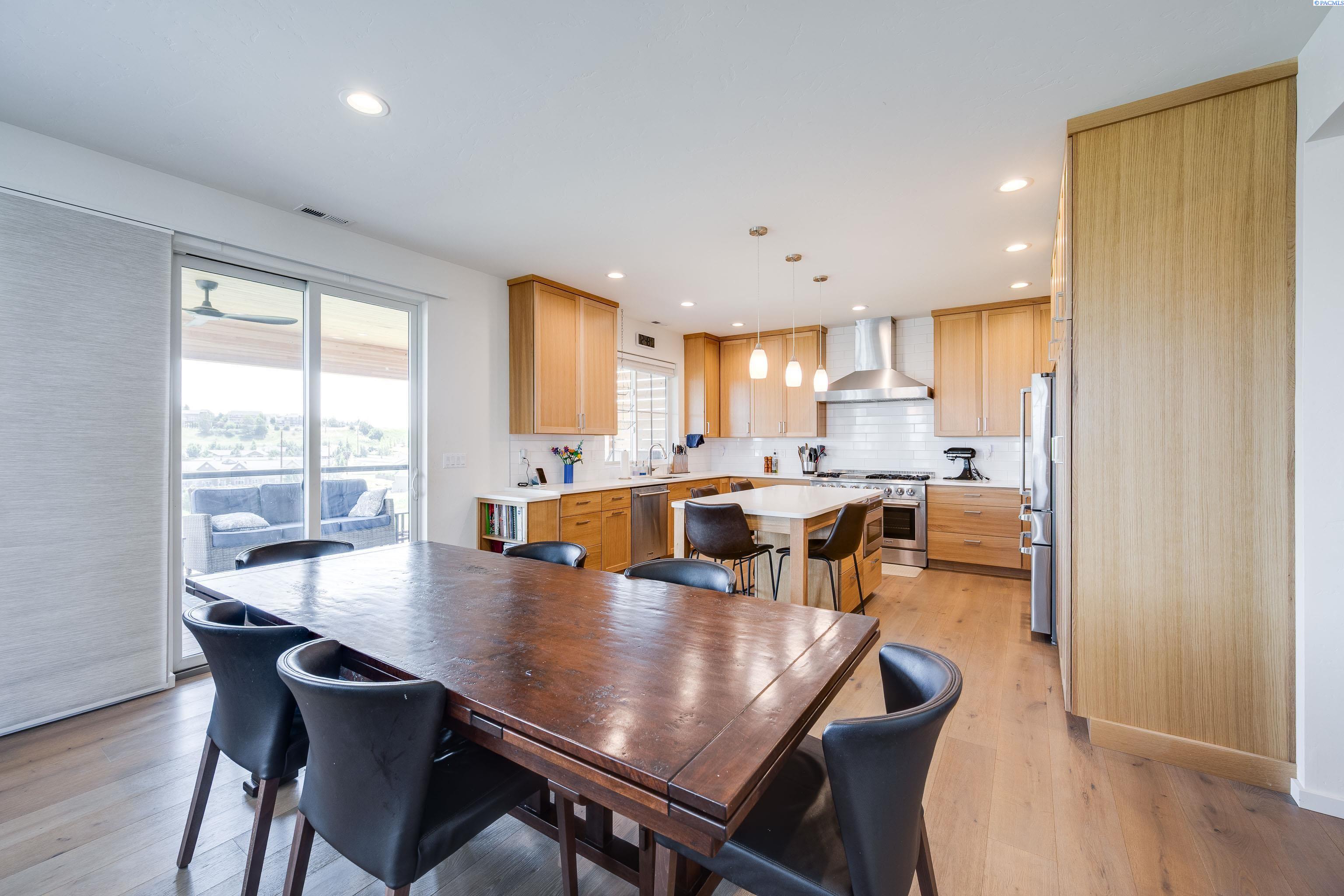 1325 SW Panorama Drive