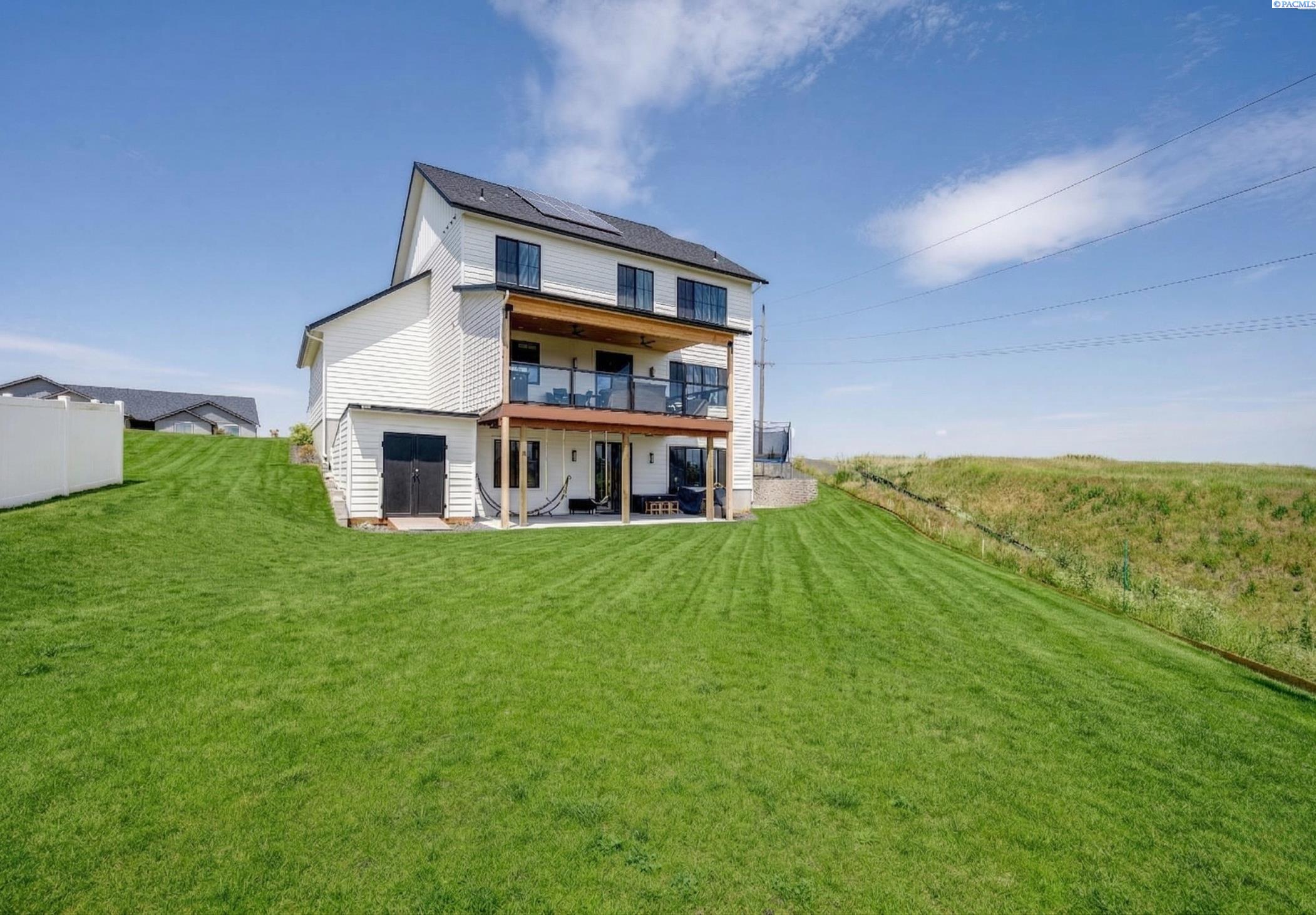 1325 SW Panorama Drive