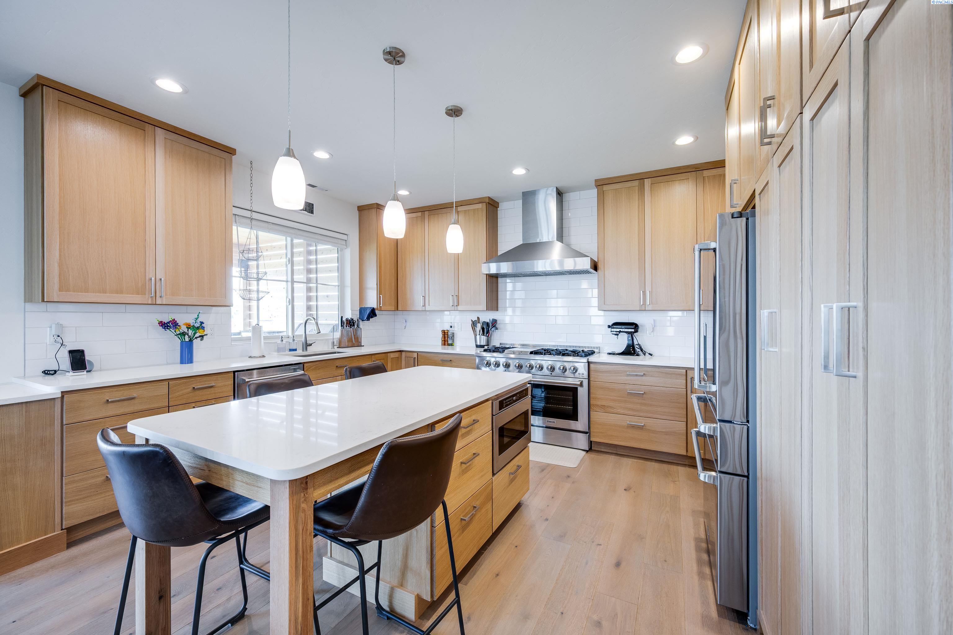 1325 SW Panorama Drive