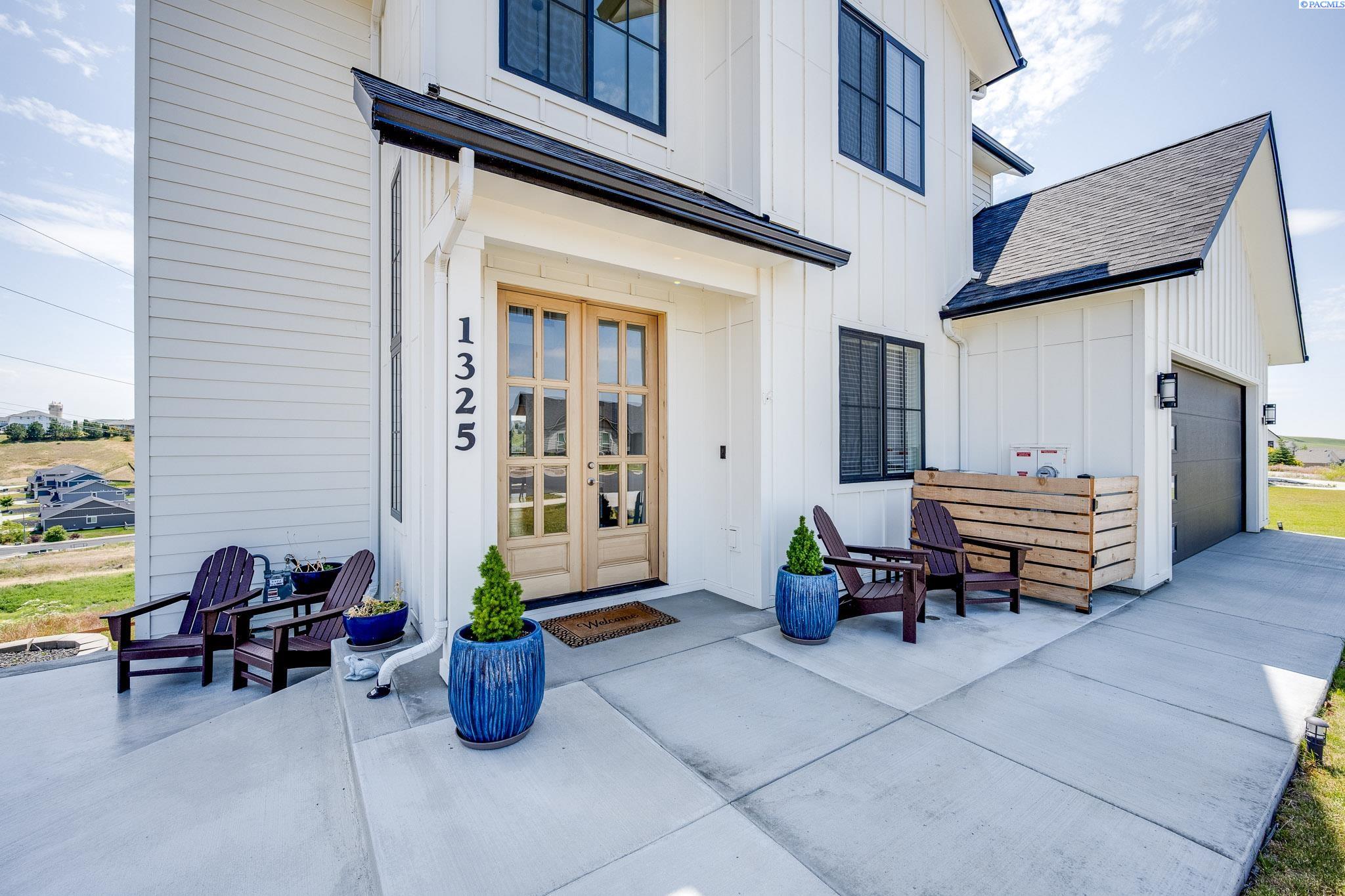 1325 SW Panorama Drive