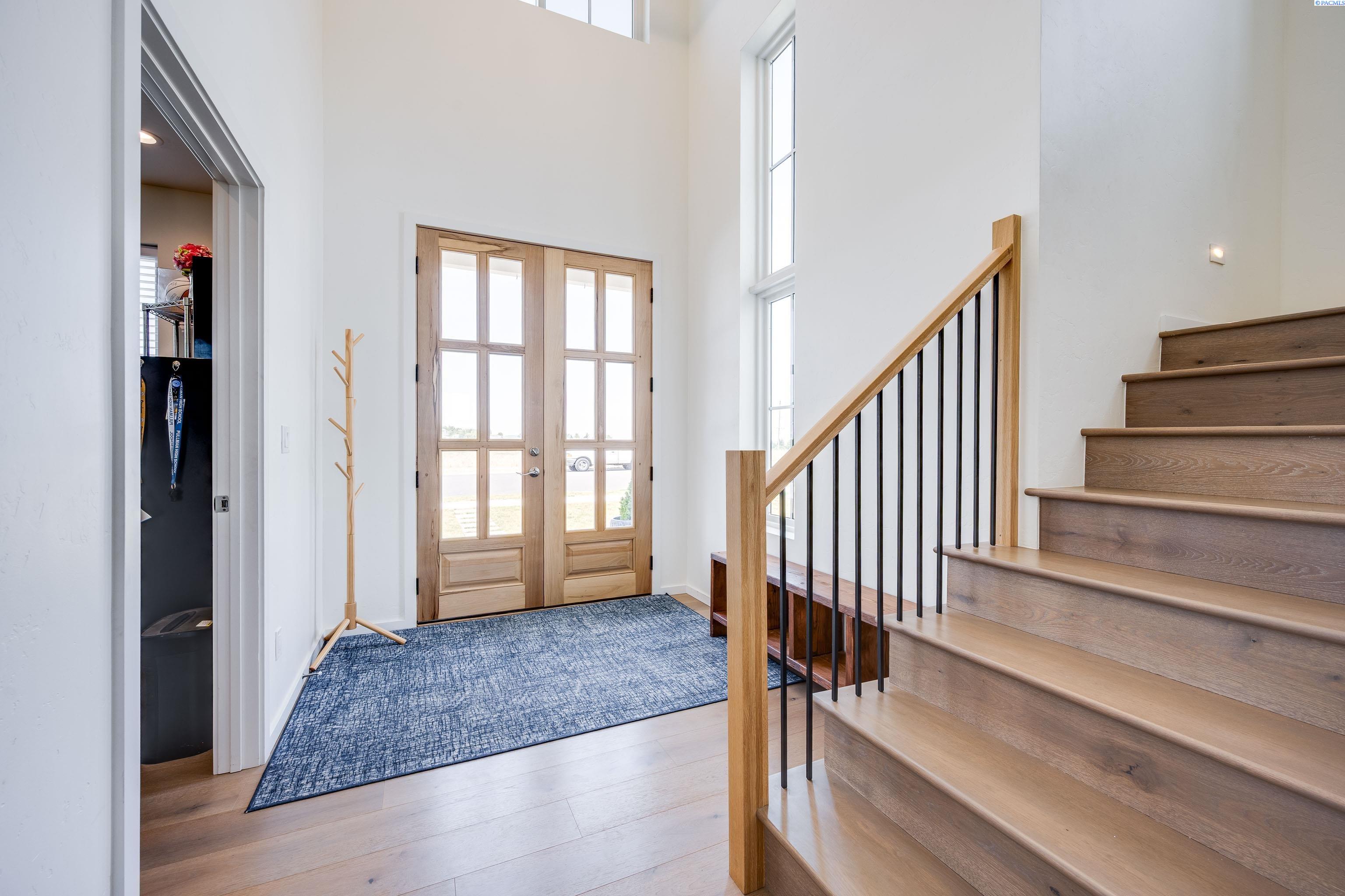 1325 SW Panorama Drive