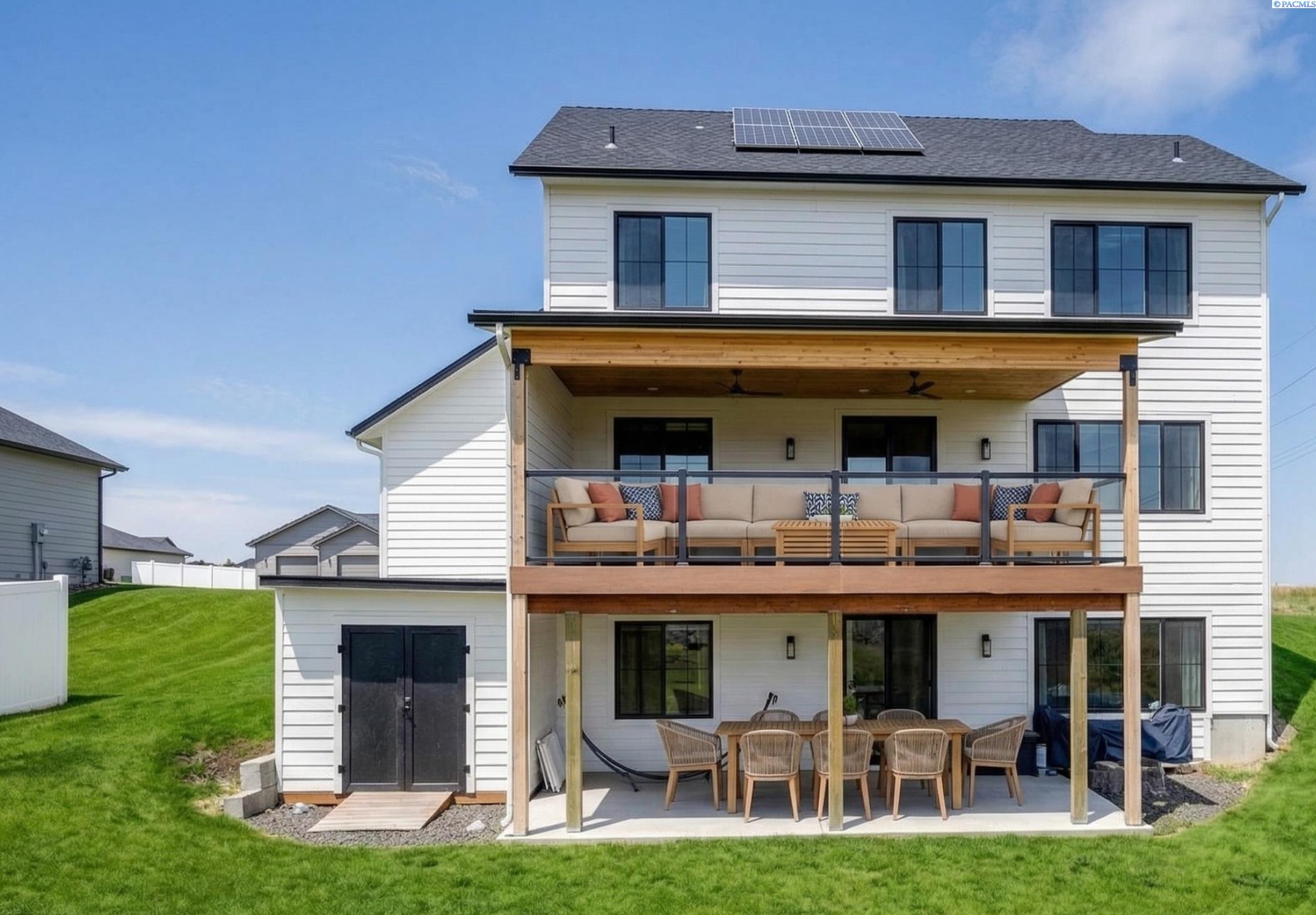 1325 SW Panorama Drive