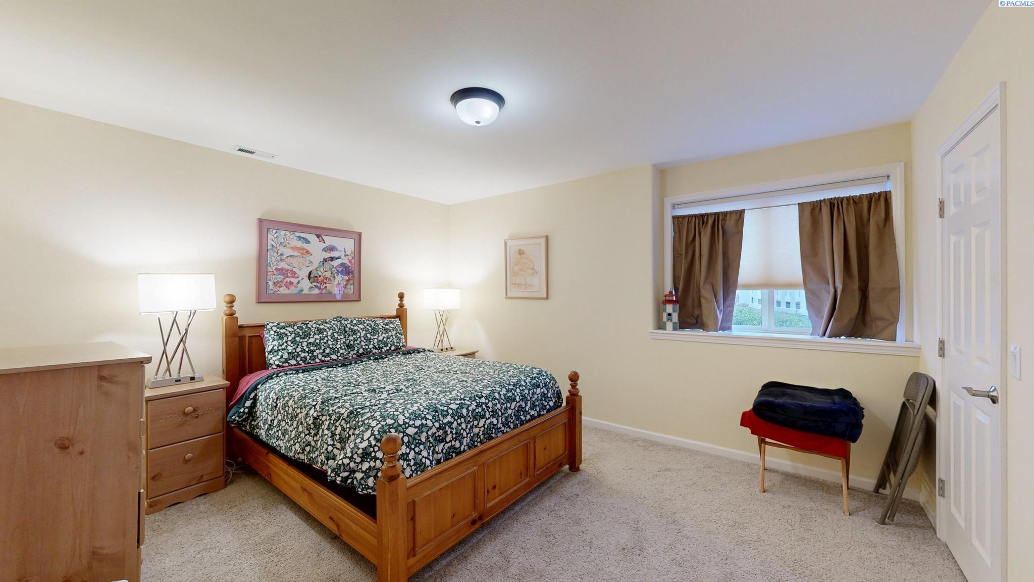 635 SW Sundance Ct.